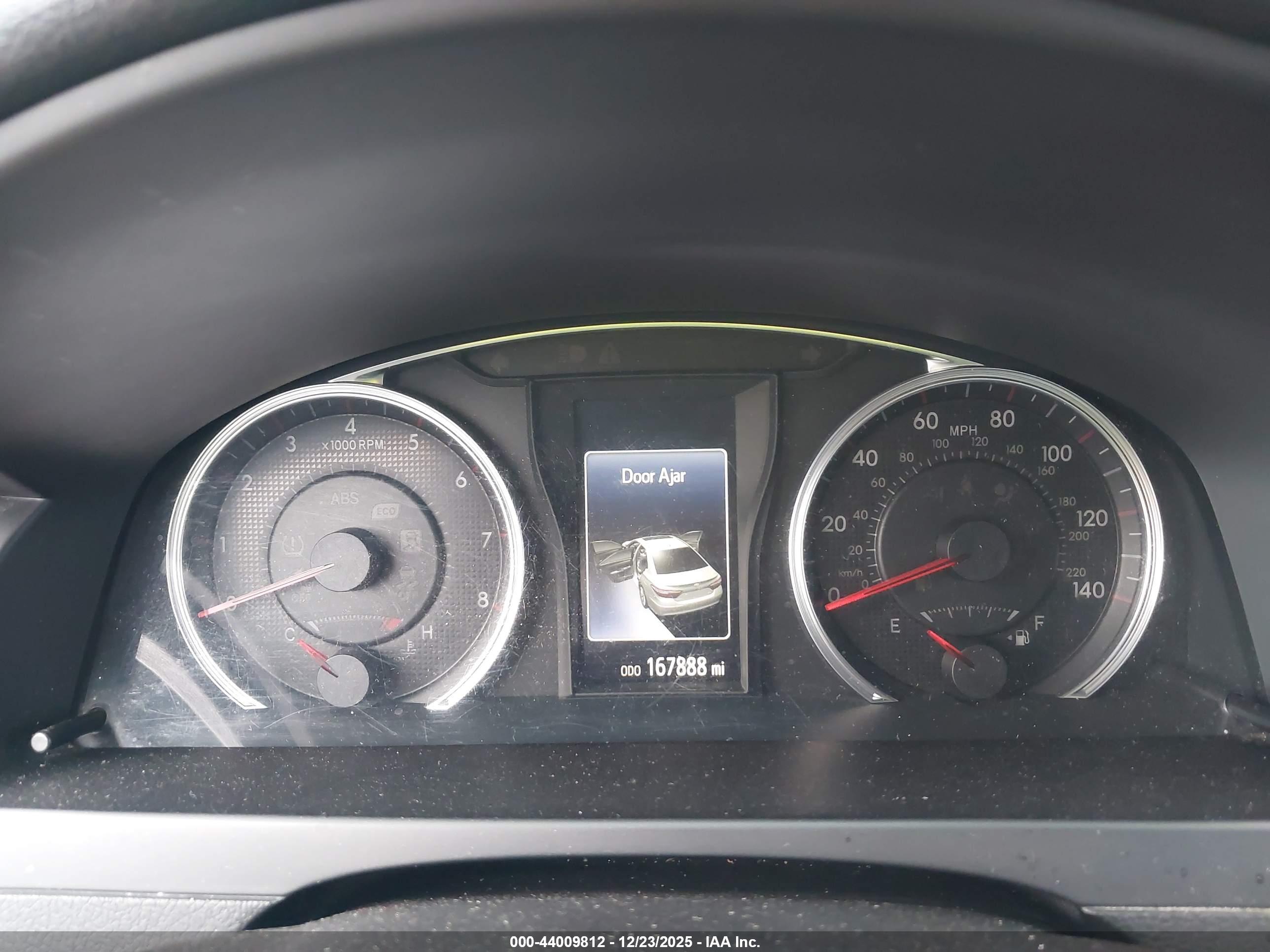 TOYOTA CAMRY image 7