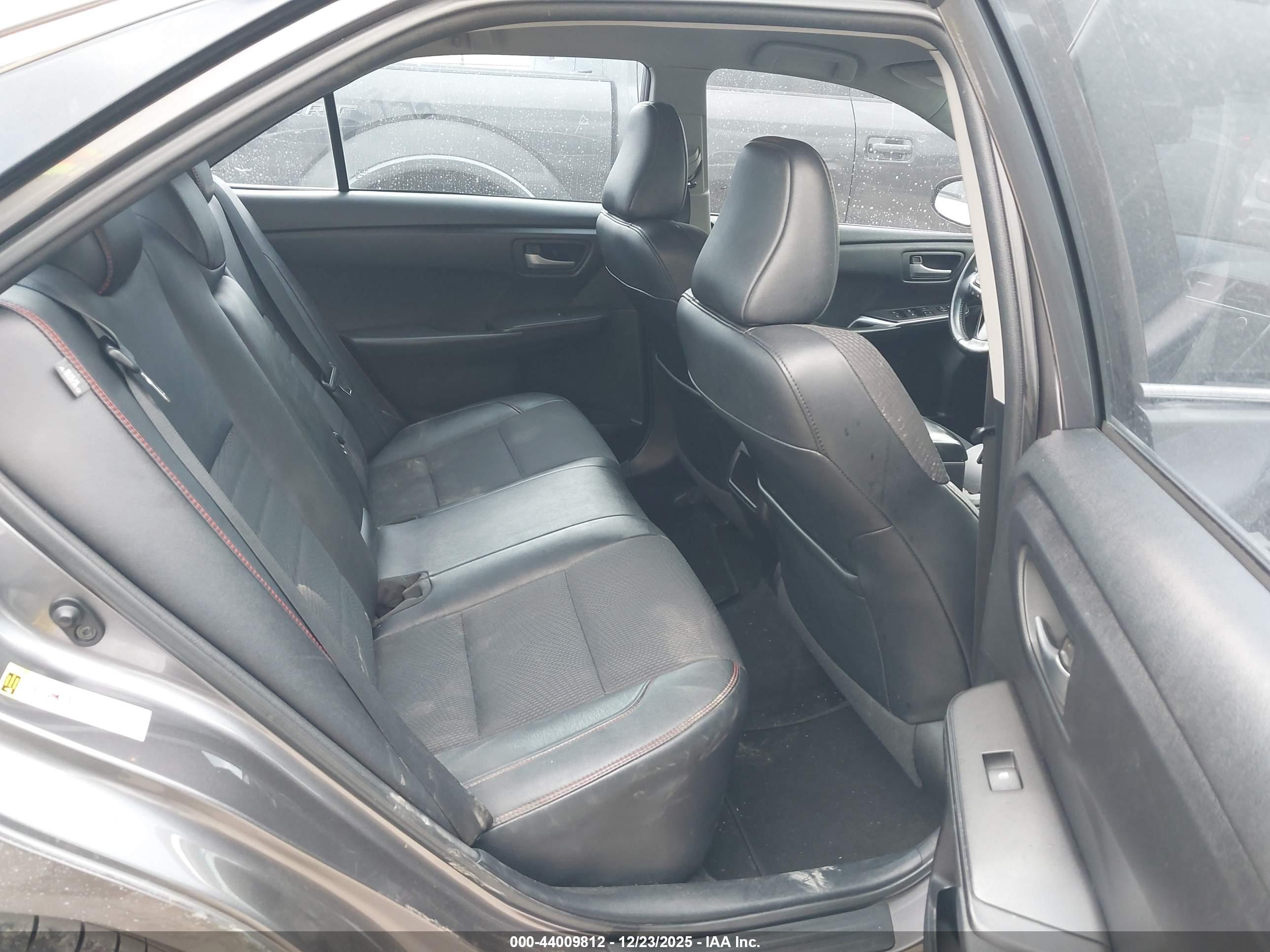 TOYOTA CAMRY image 8