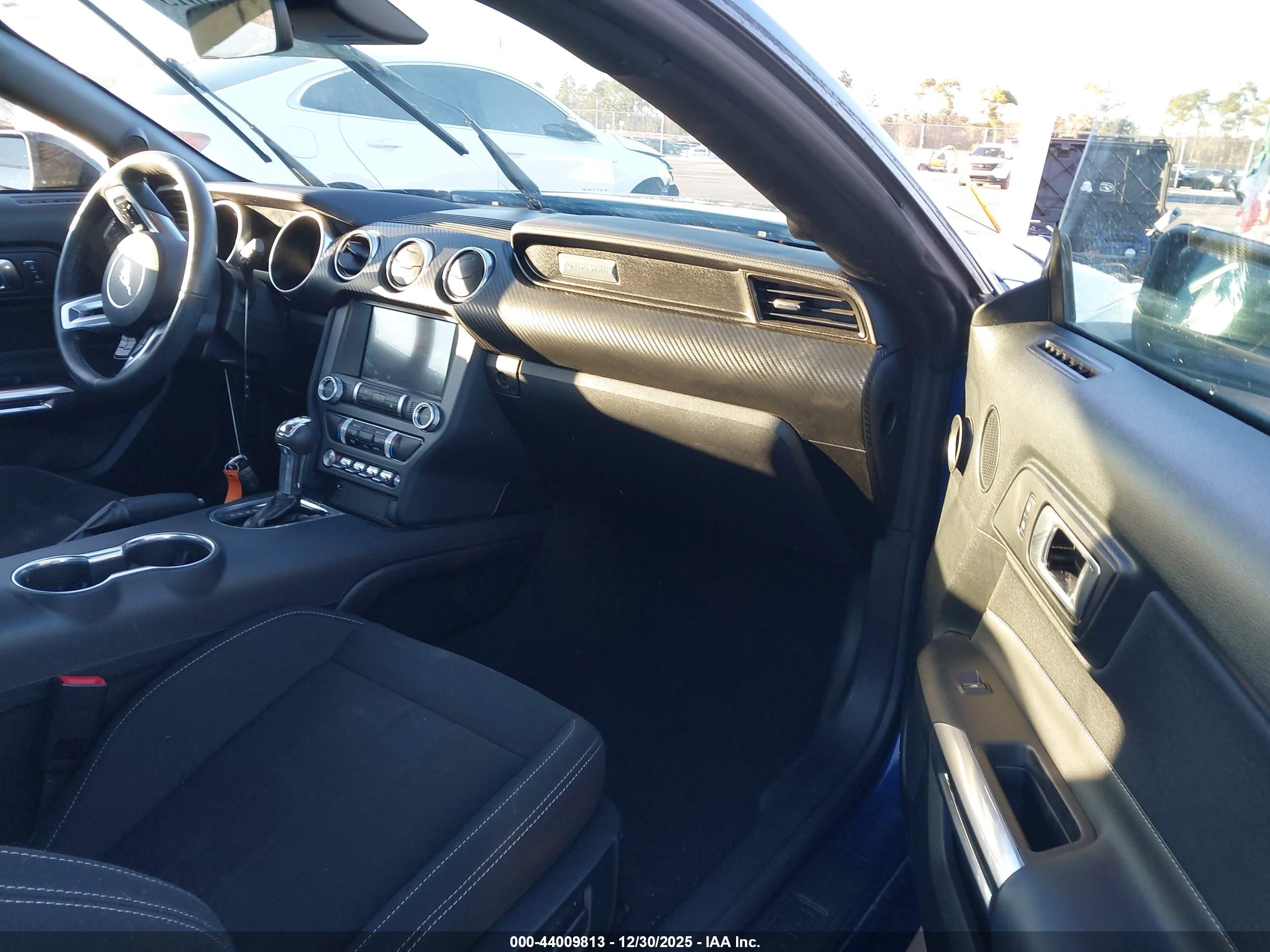 FORD MUSTANG image 5