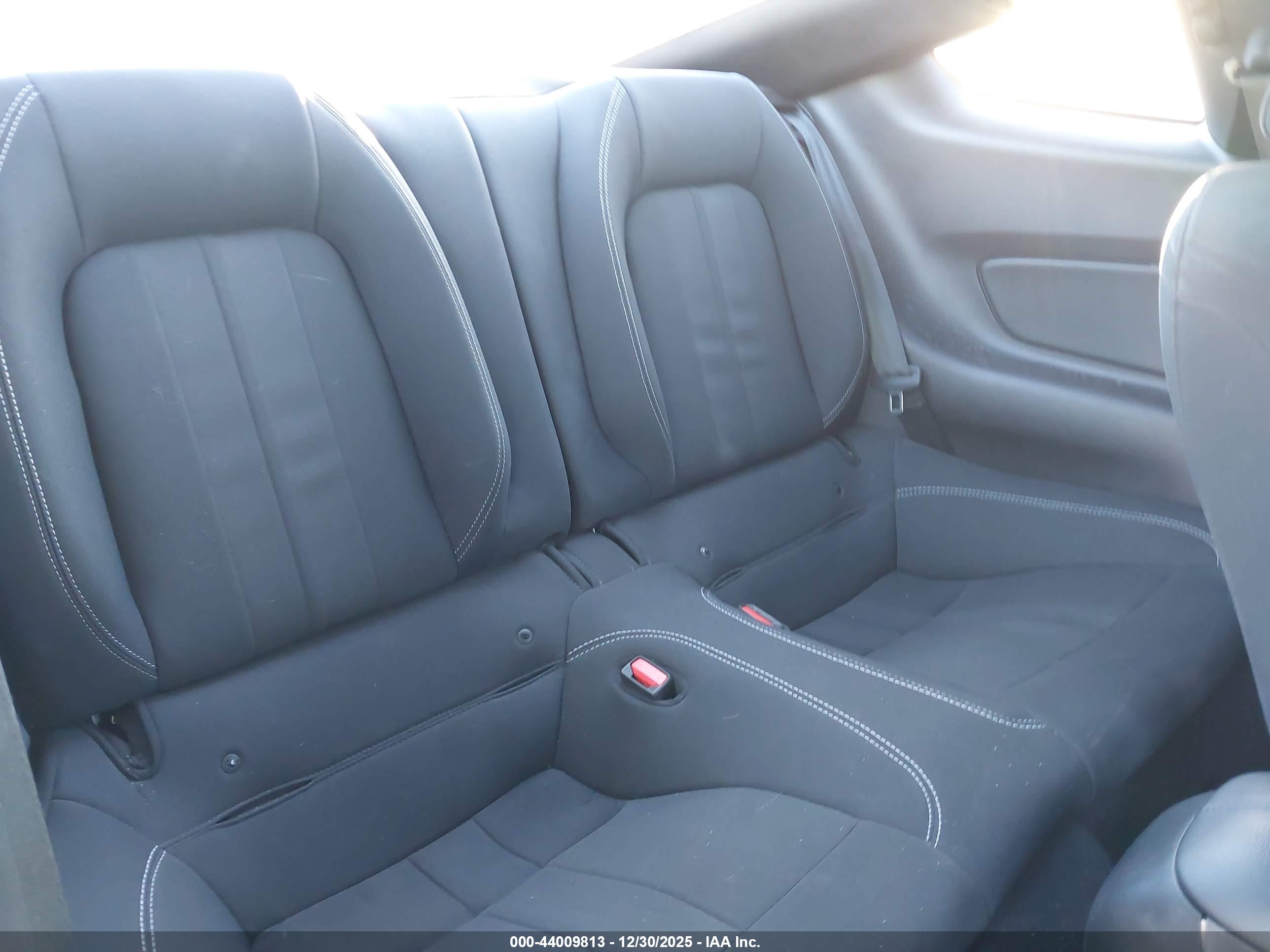 FORD MUSTANG image 8
