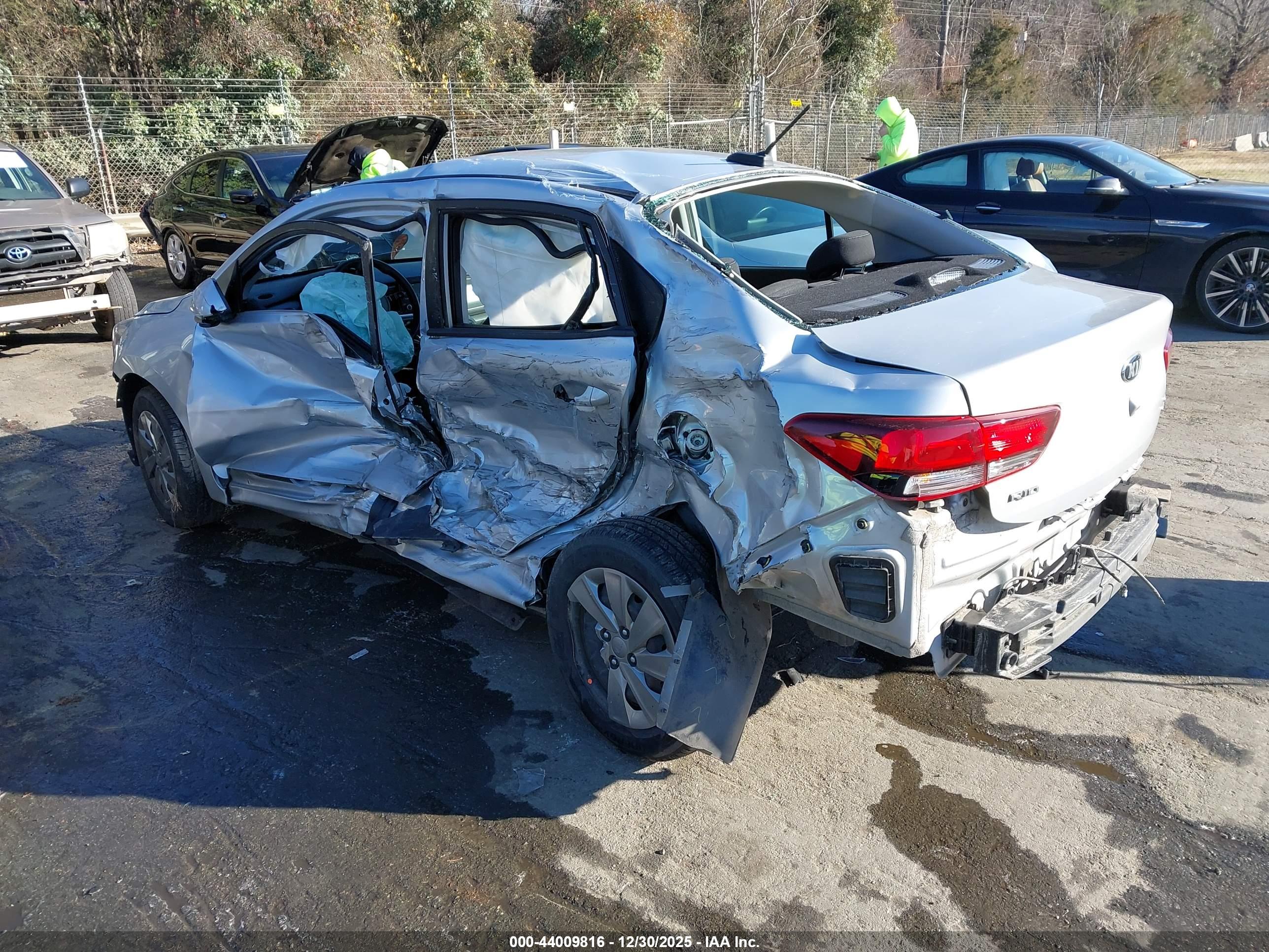 KIA RIO image 3