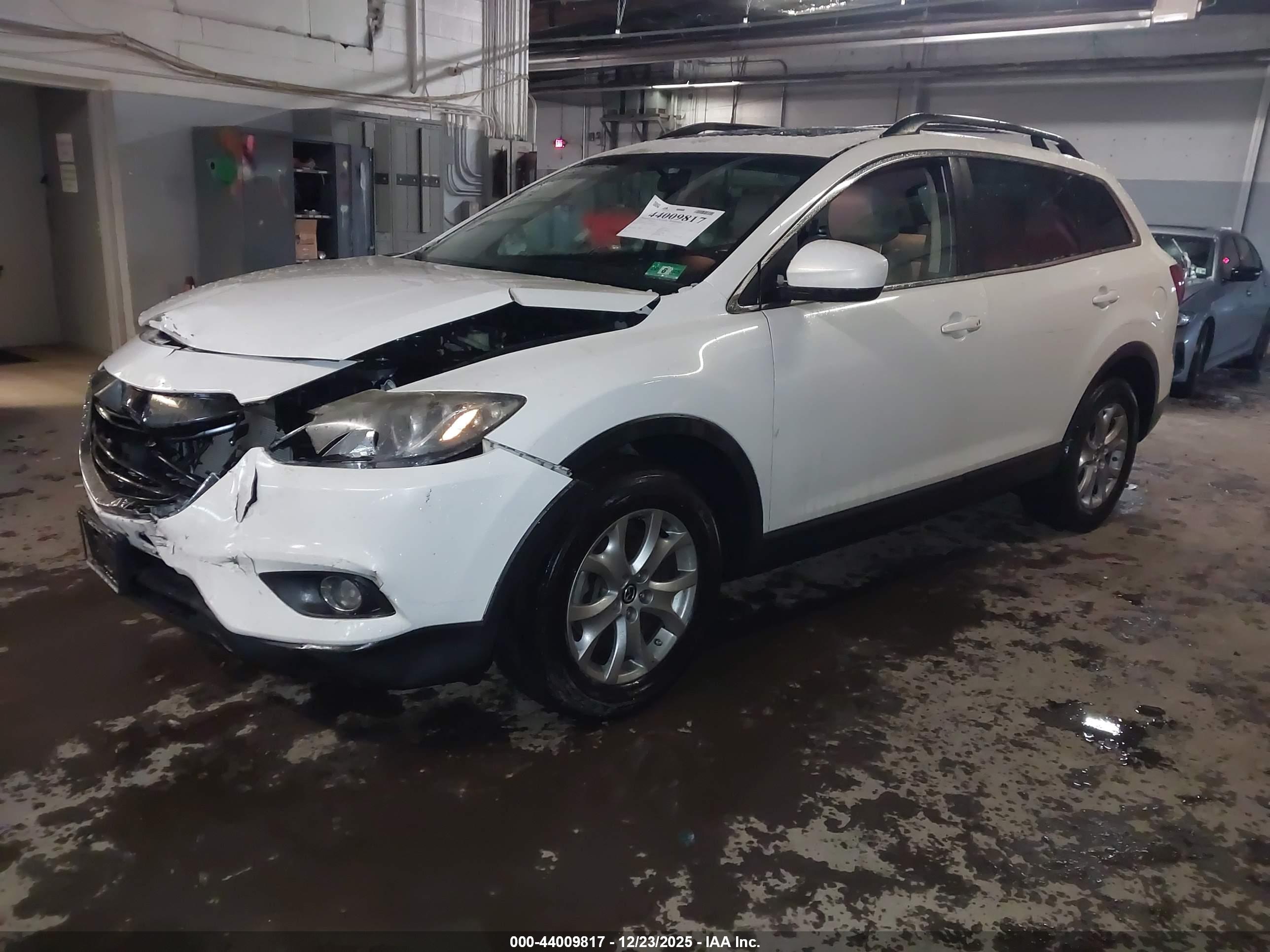 MAZDA CX-9 image 2