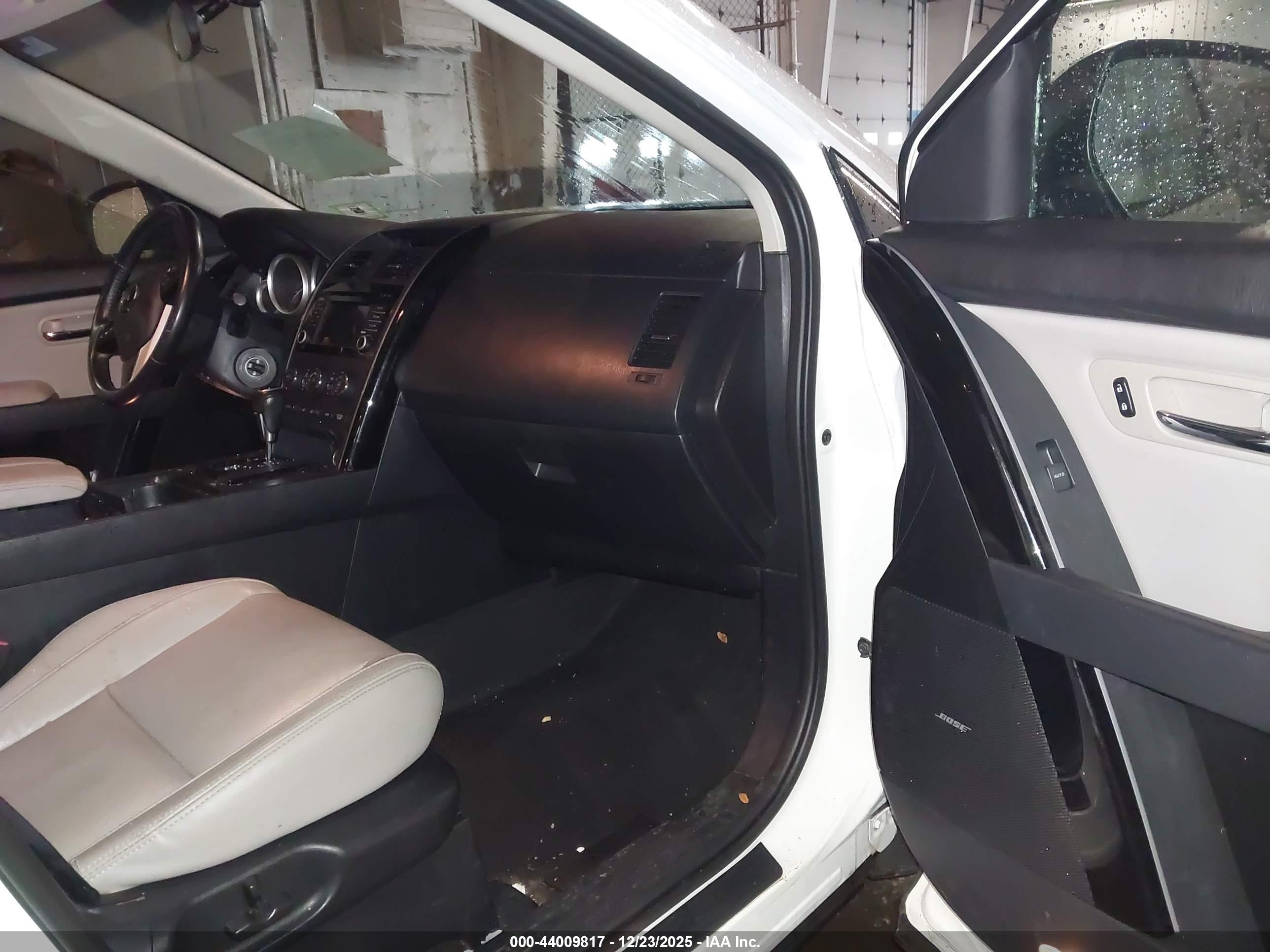 MAZDA CX-9 image 5