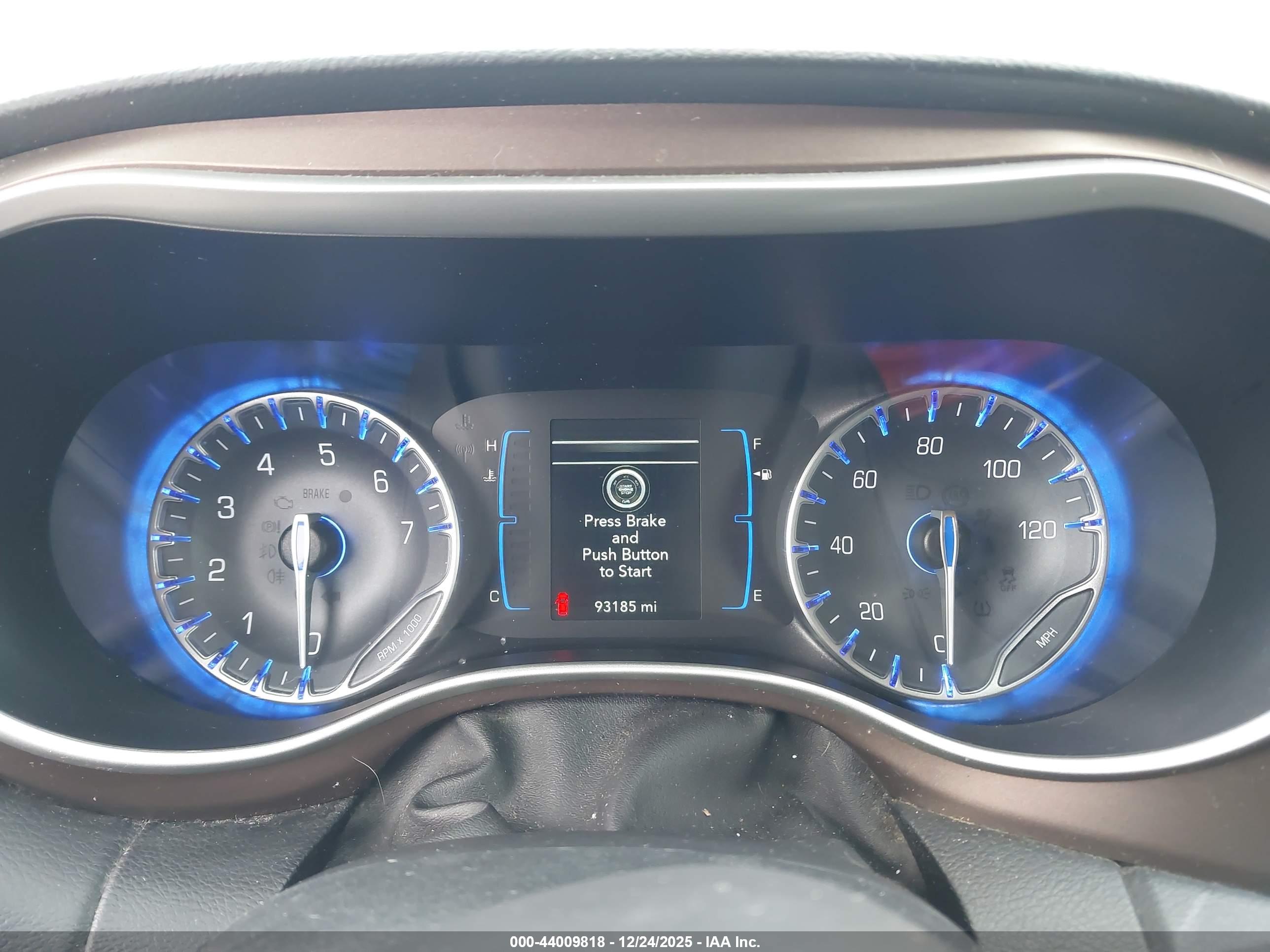 CHRYSLER PACIFICA image 7