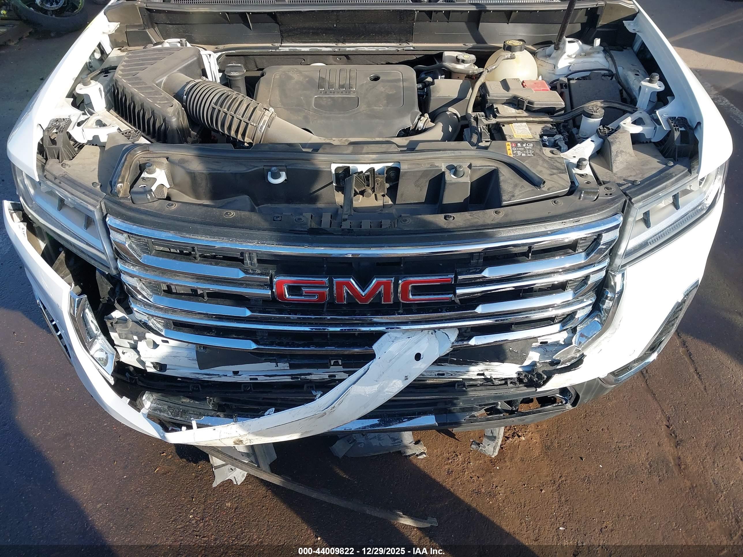 GMC ACADIA image 10