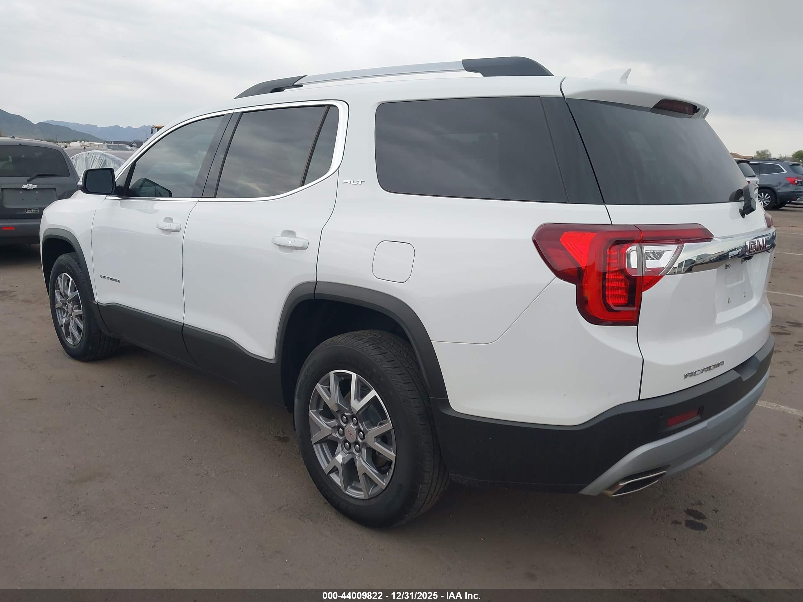 GMC ACADIA image 3