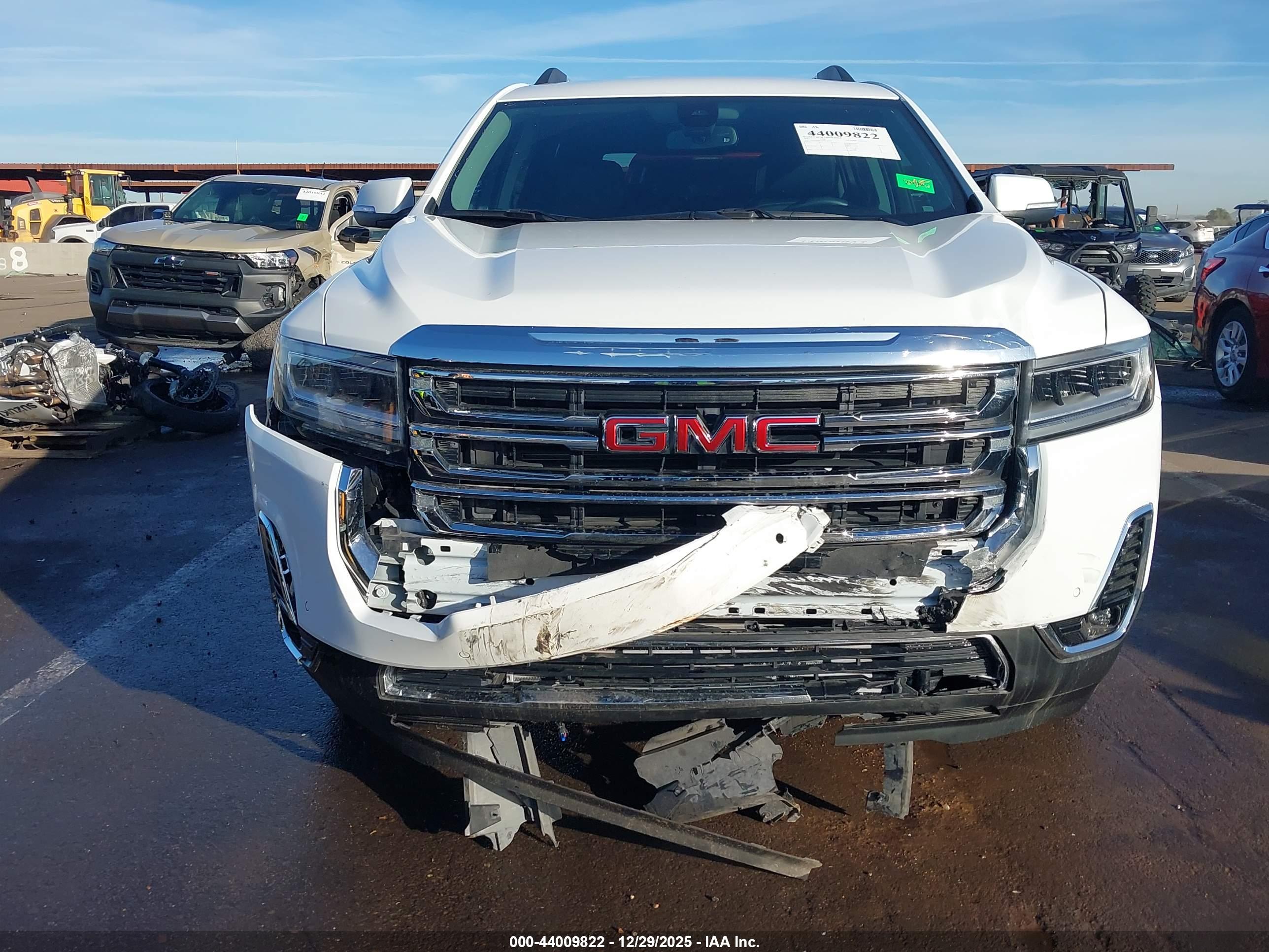 GMC ACADIA image 6