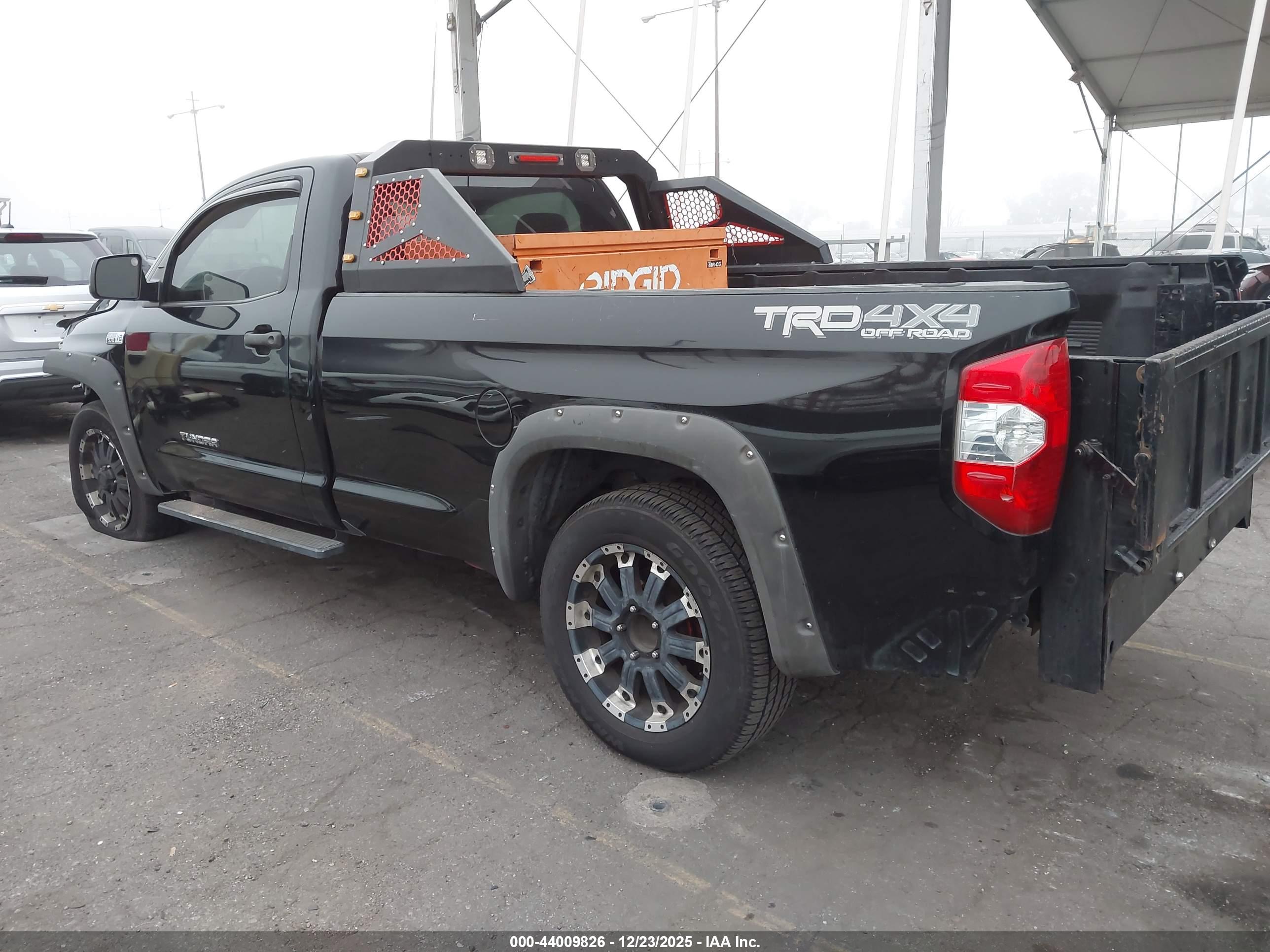 TOYOTA TUNDRA image 3