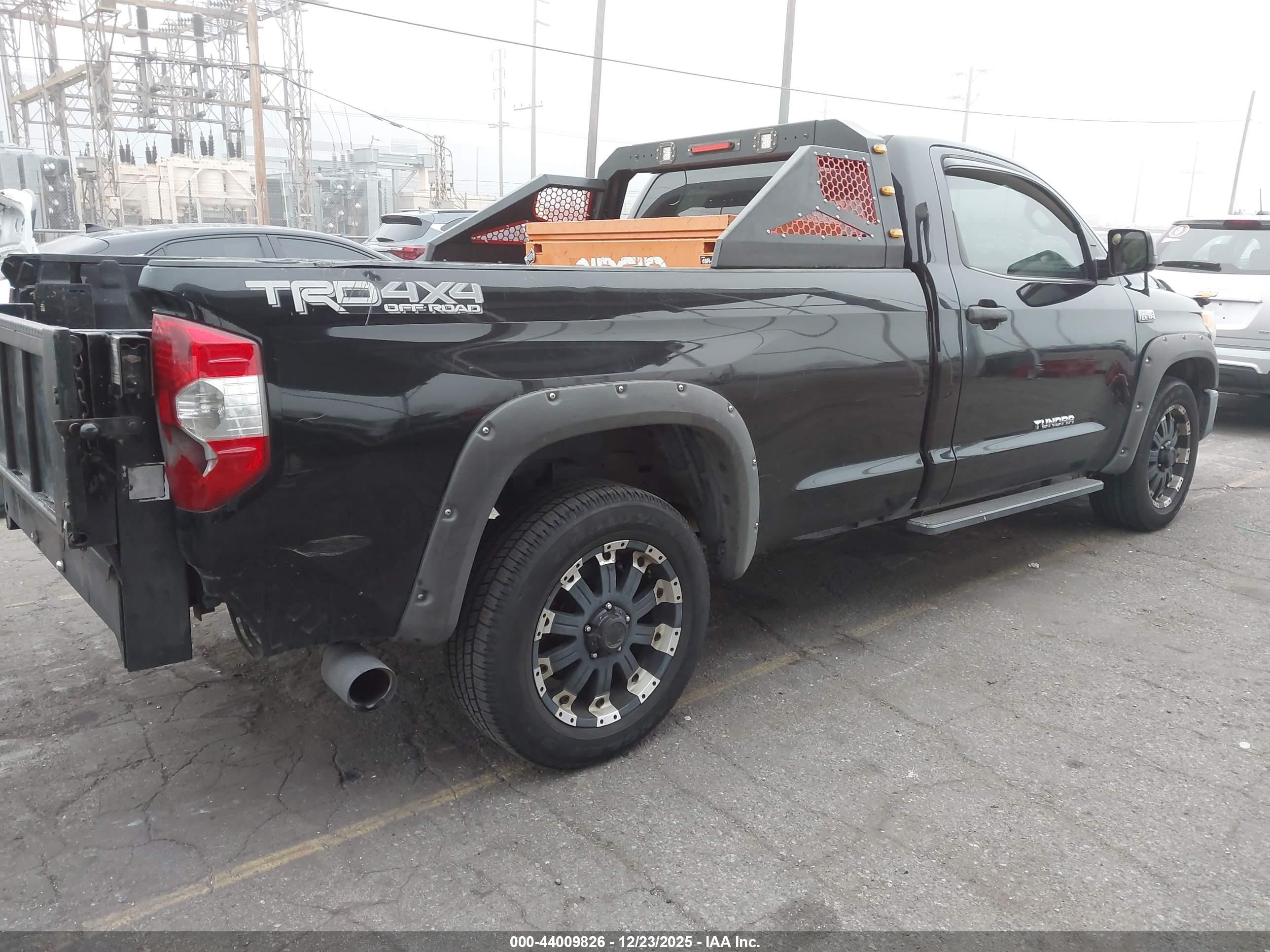 TOYOTA TUNDRA image 4