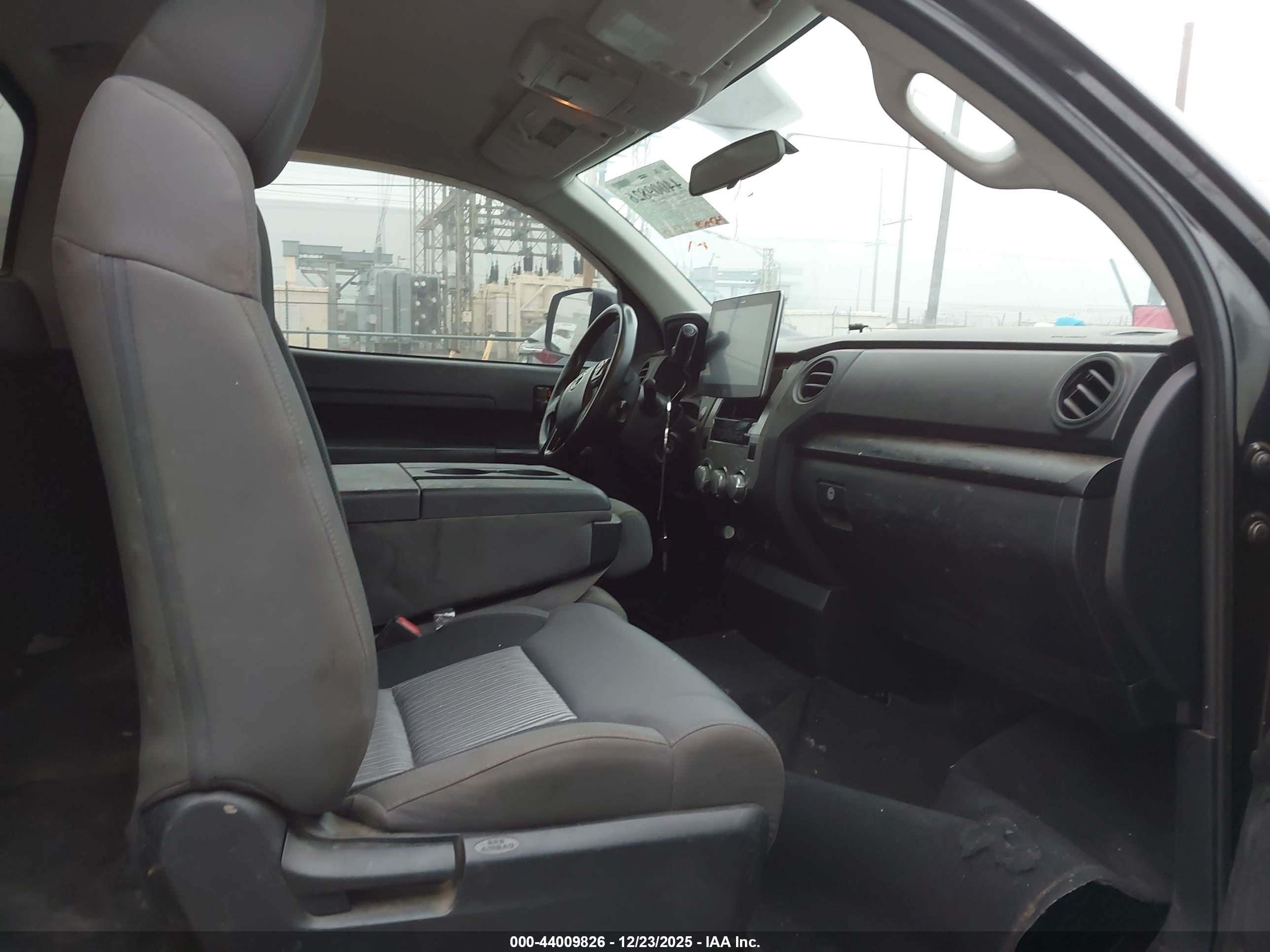 TOYOTA TUNDRA image 5
