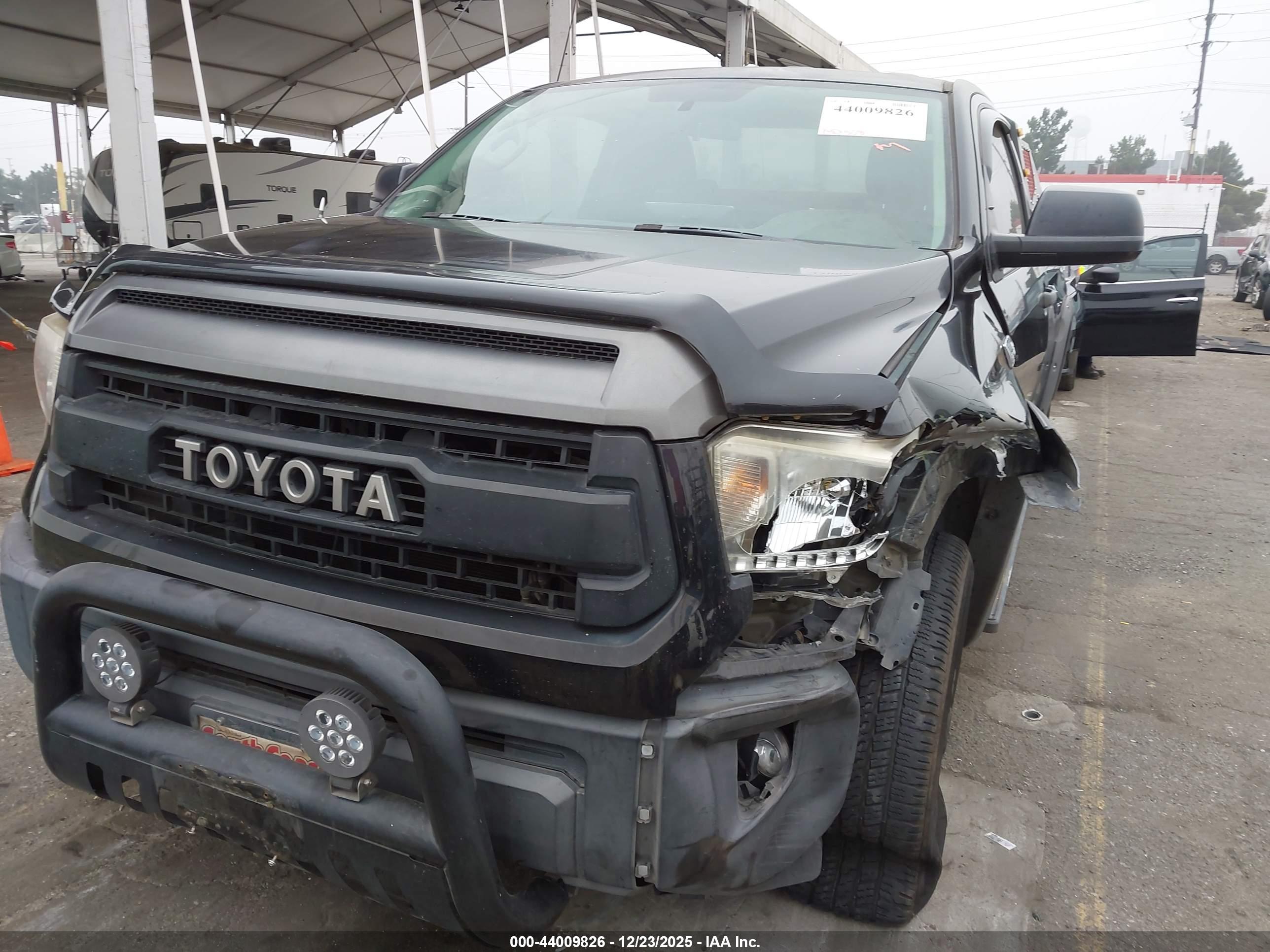 TOYOTA TUNDRA image 6