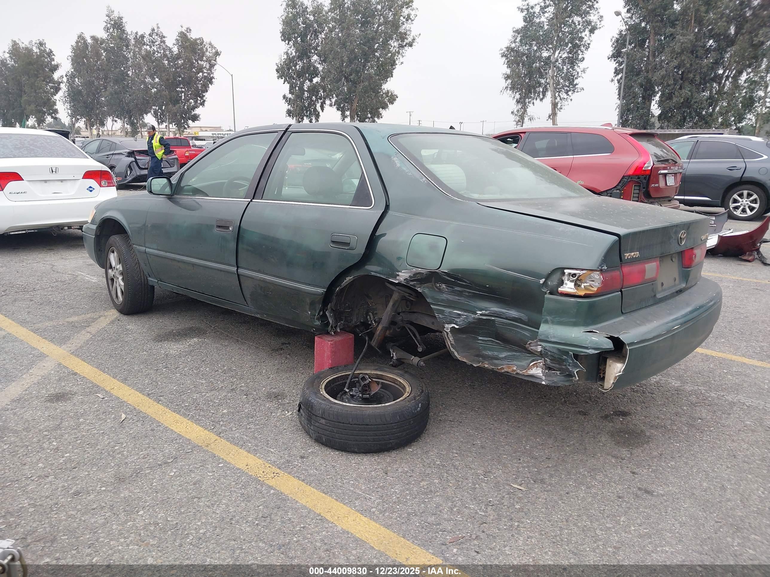 TOYOTA CAMRY image 3