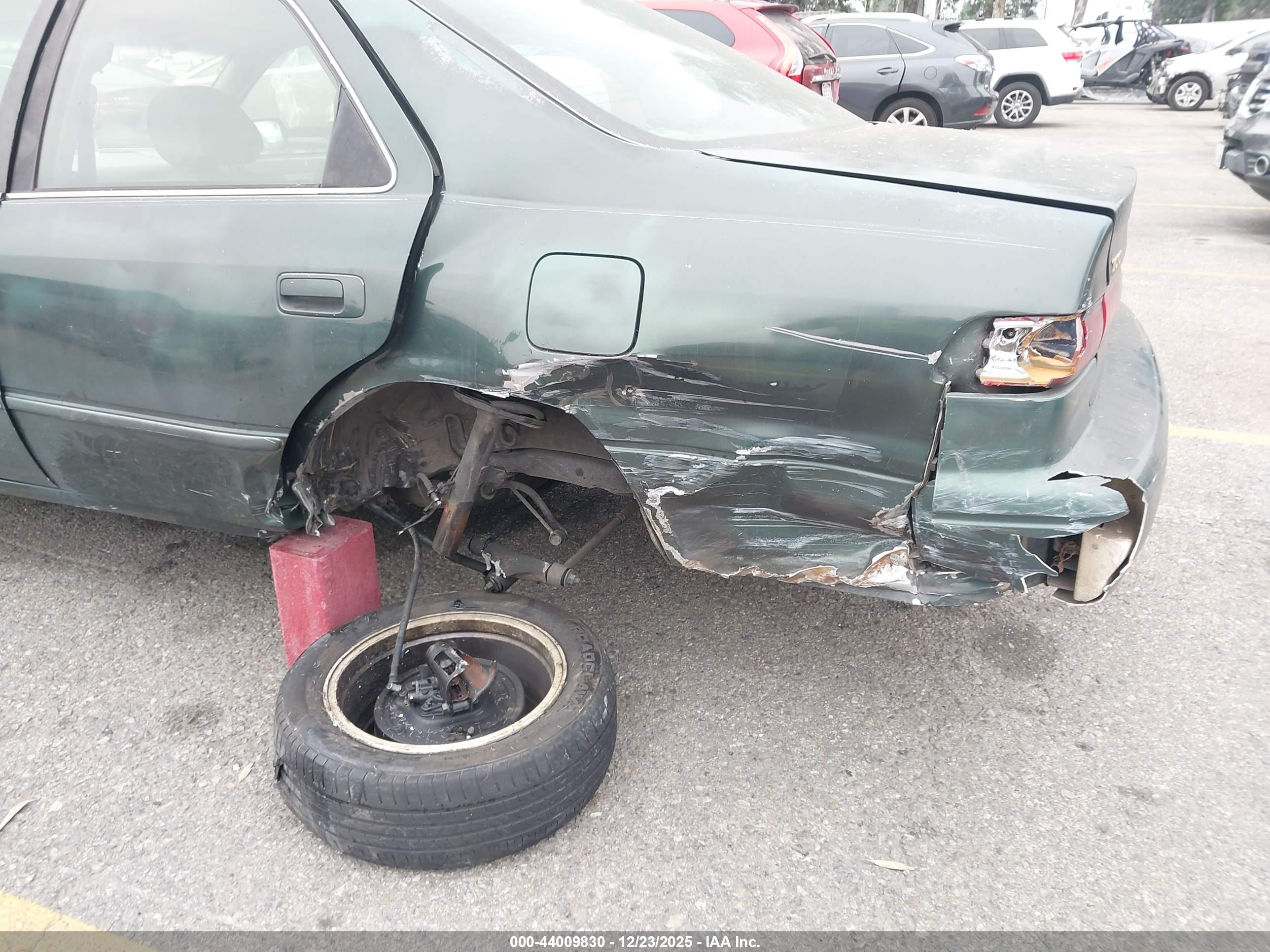 TOYOTA CAMRY image 6