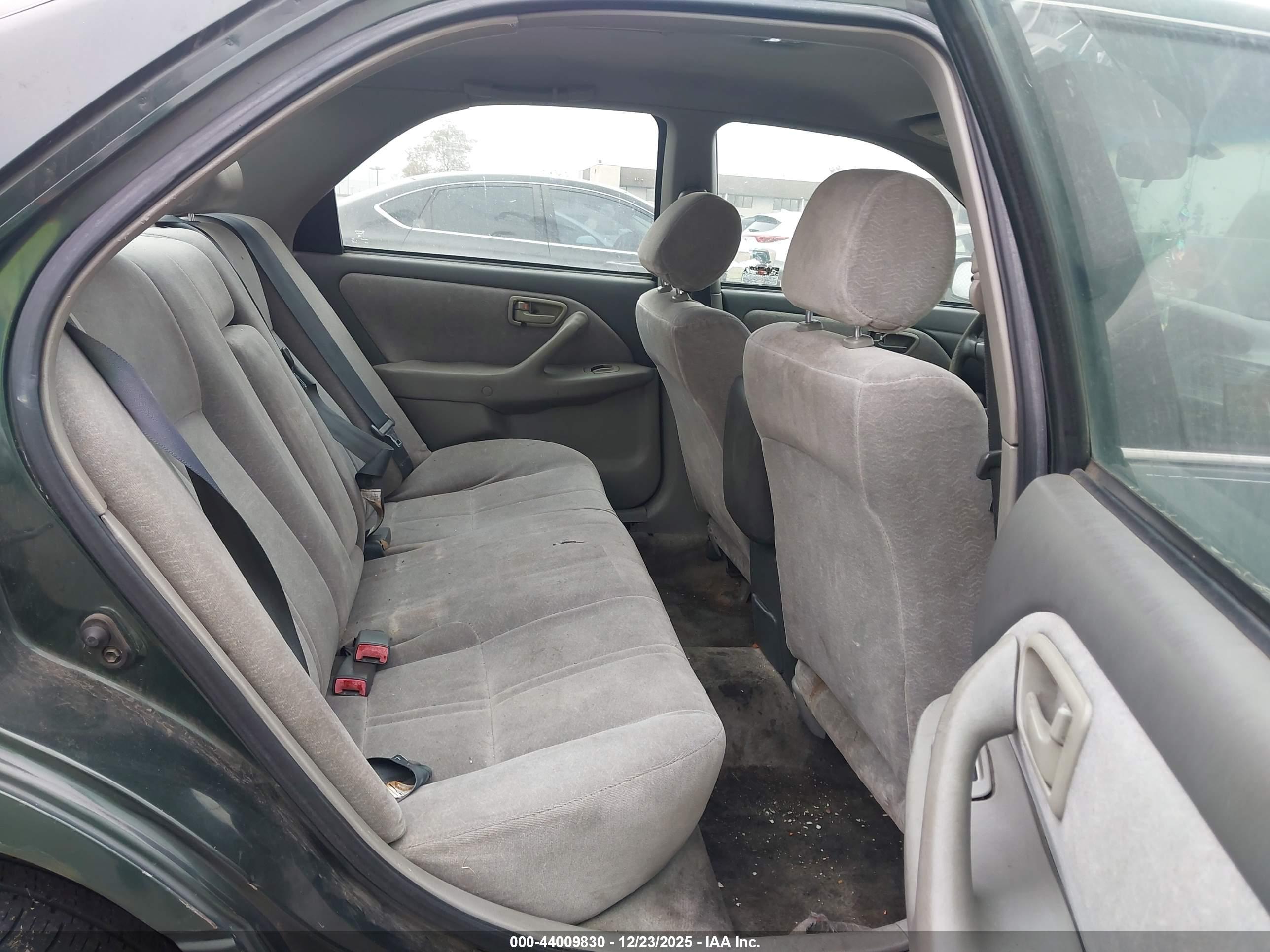 TOYOTA CAMRY image 8