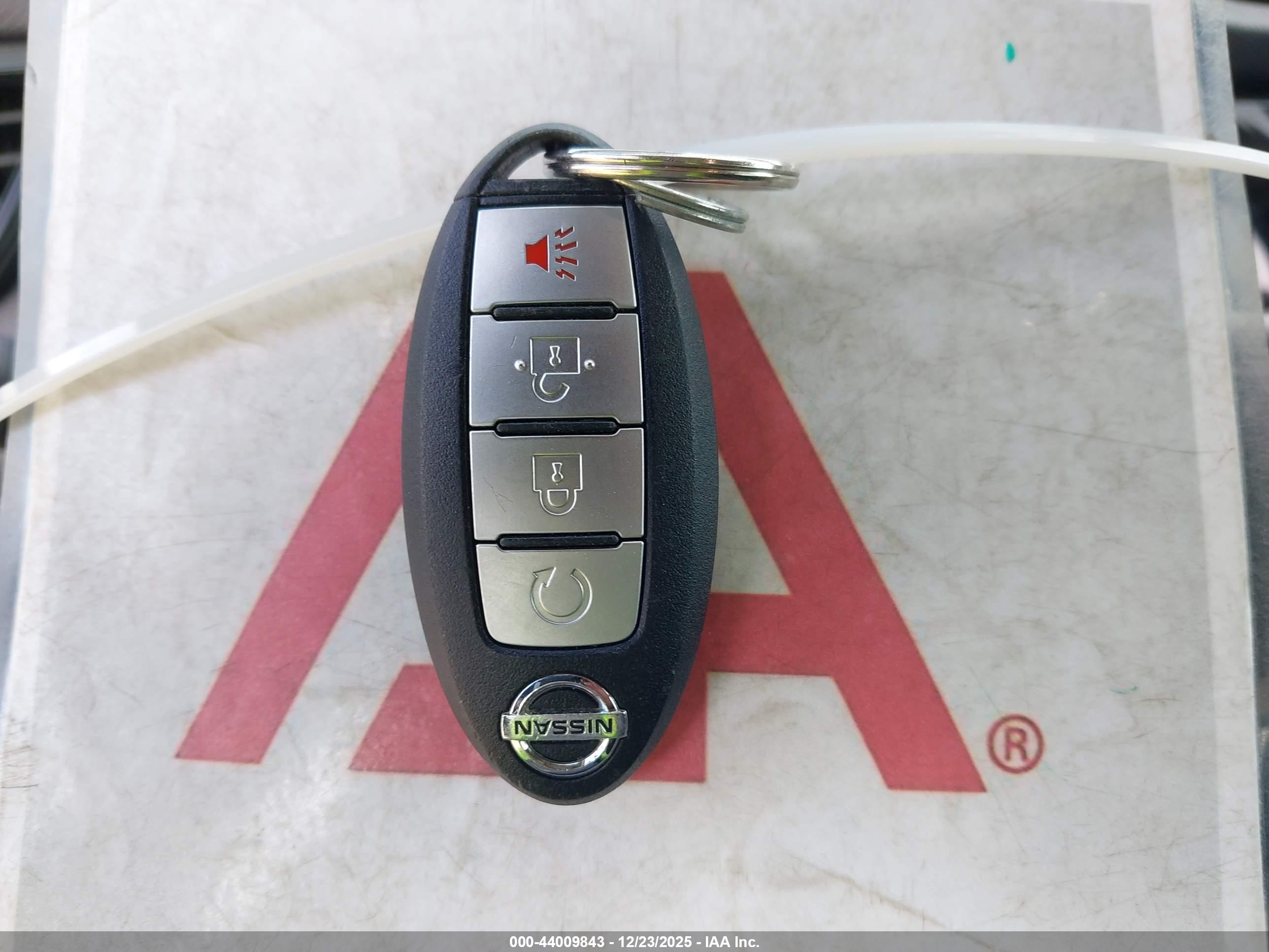 NISSAN ROGUE image 11