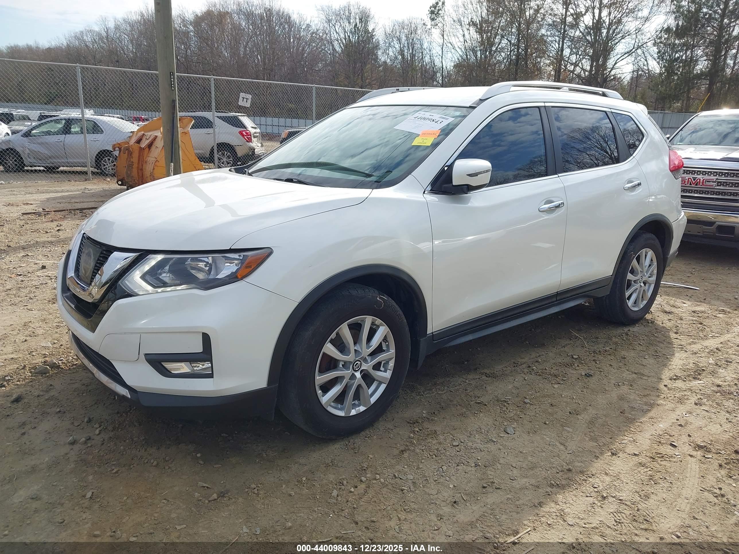 NISSAN ROGUE image 2
