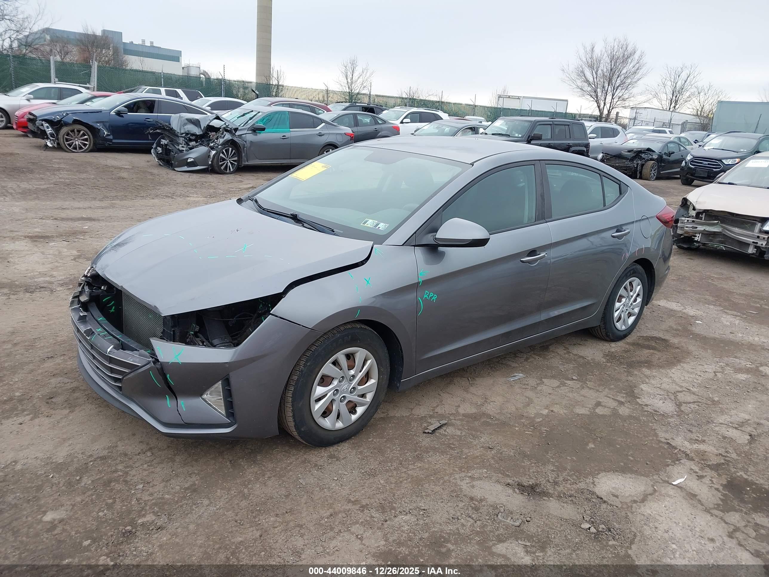 HYUNDAI ELANTRA image 2