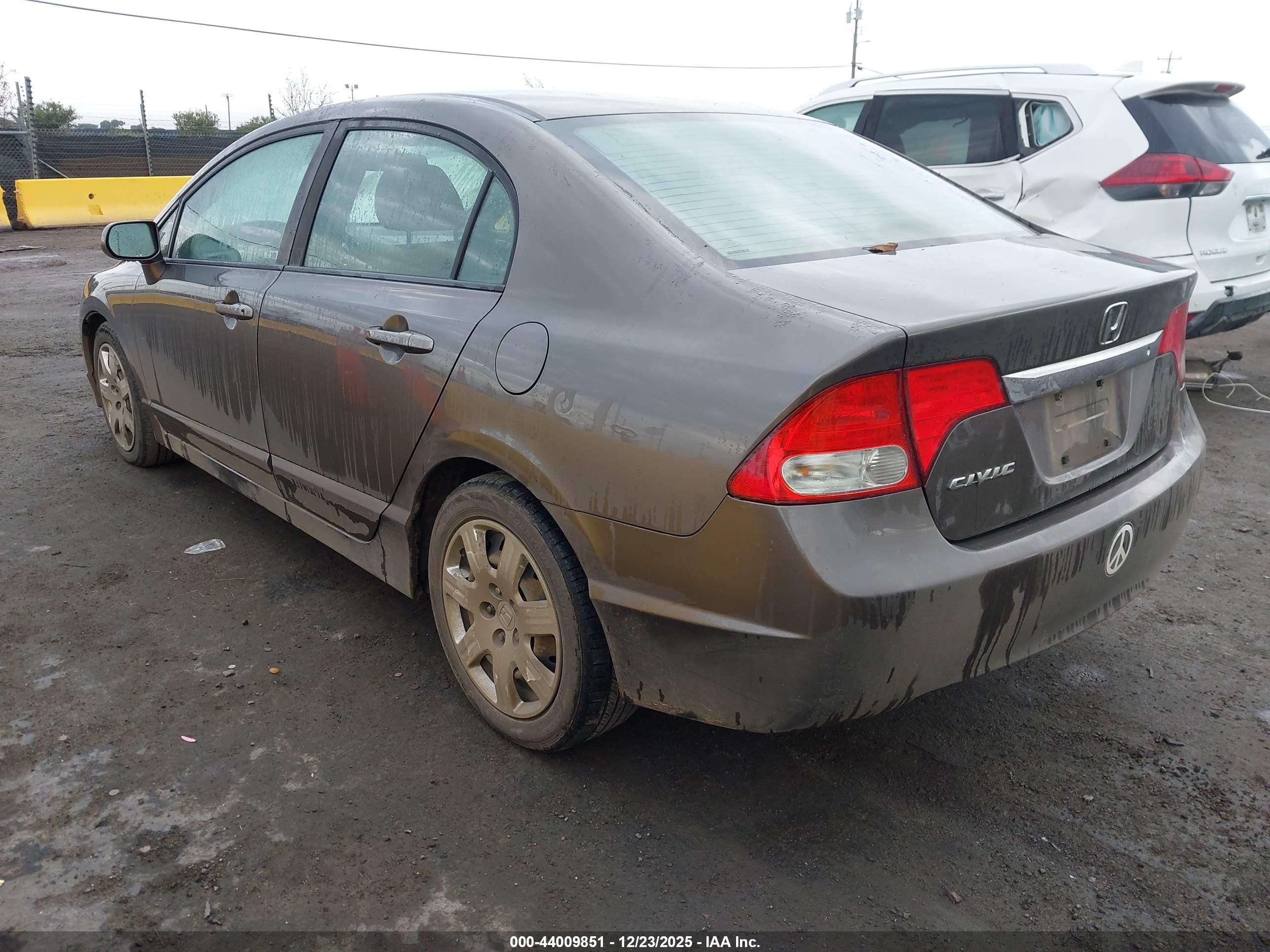 HONDA CIVIC image 3