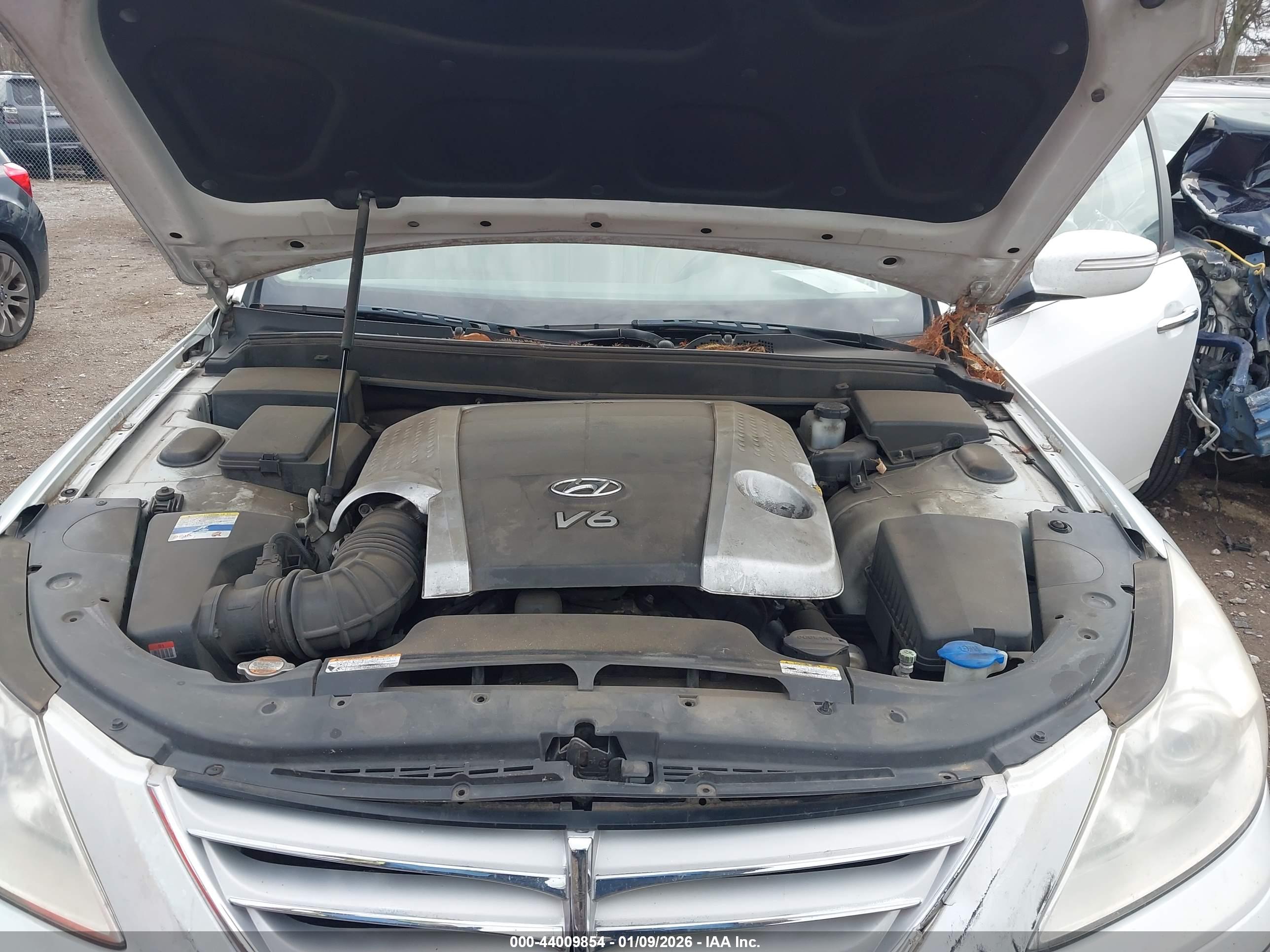 HYUNDAI GENESIS image 10