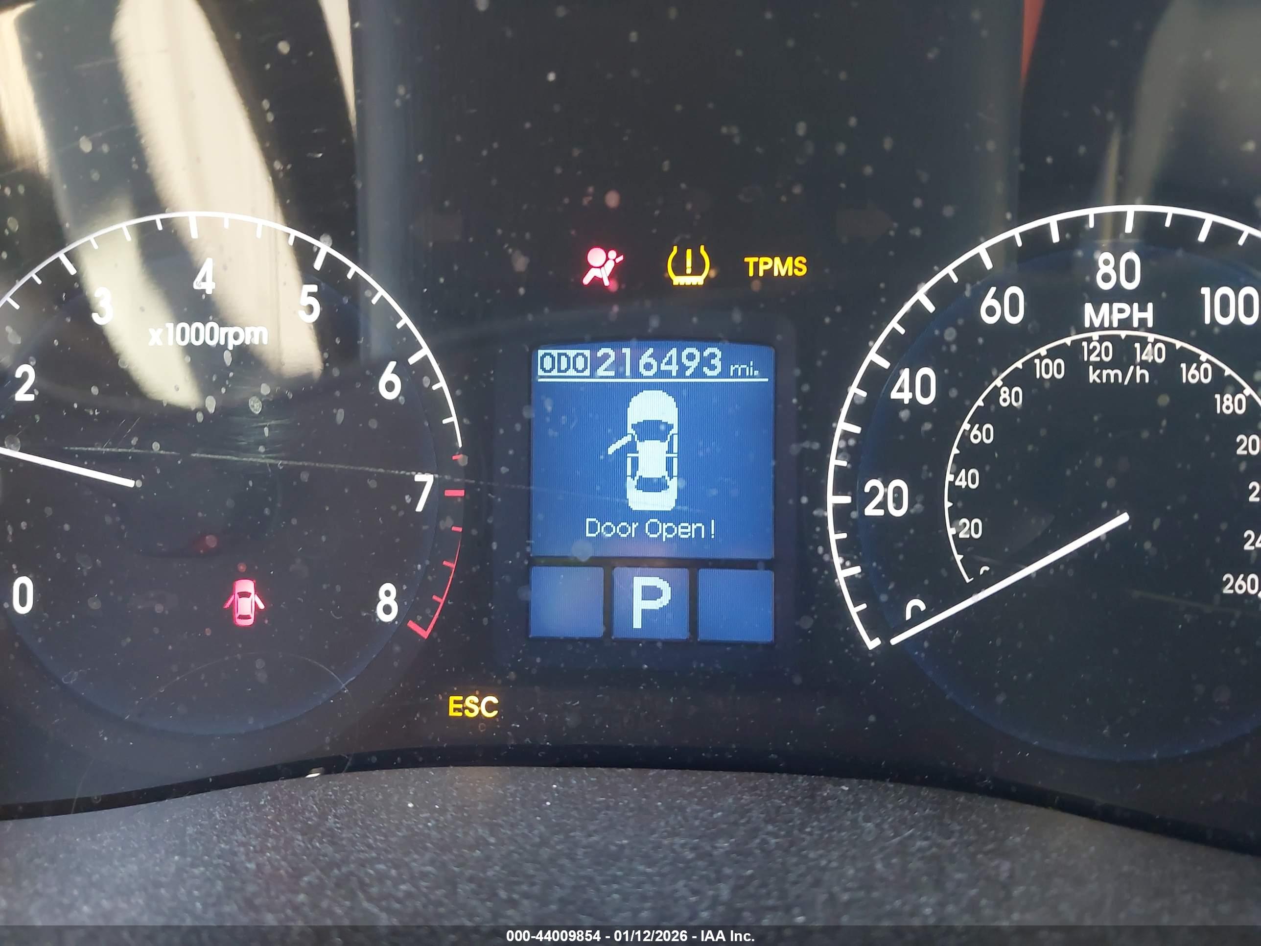 HYUNDAI GENESIS image 7
