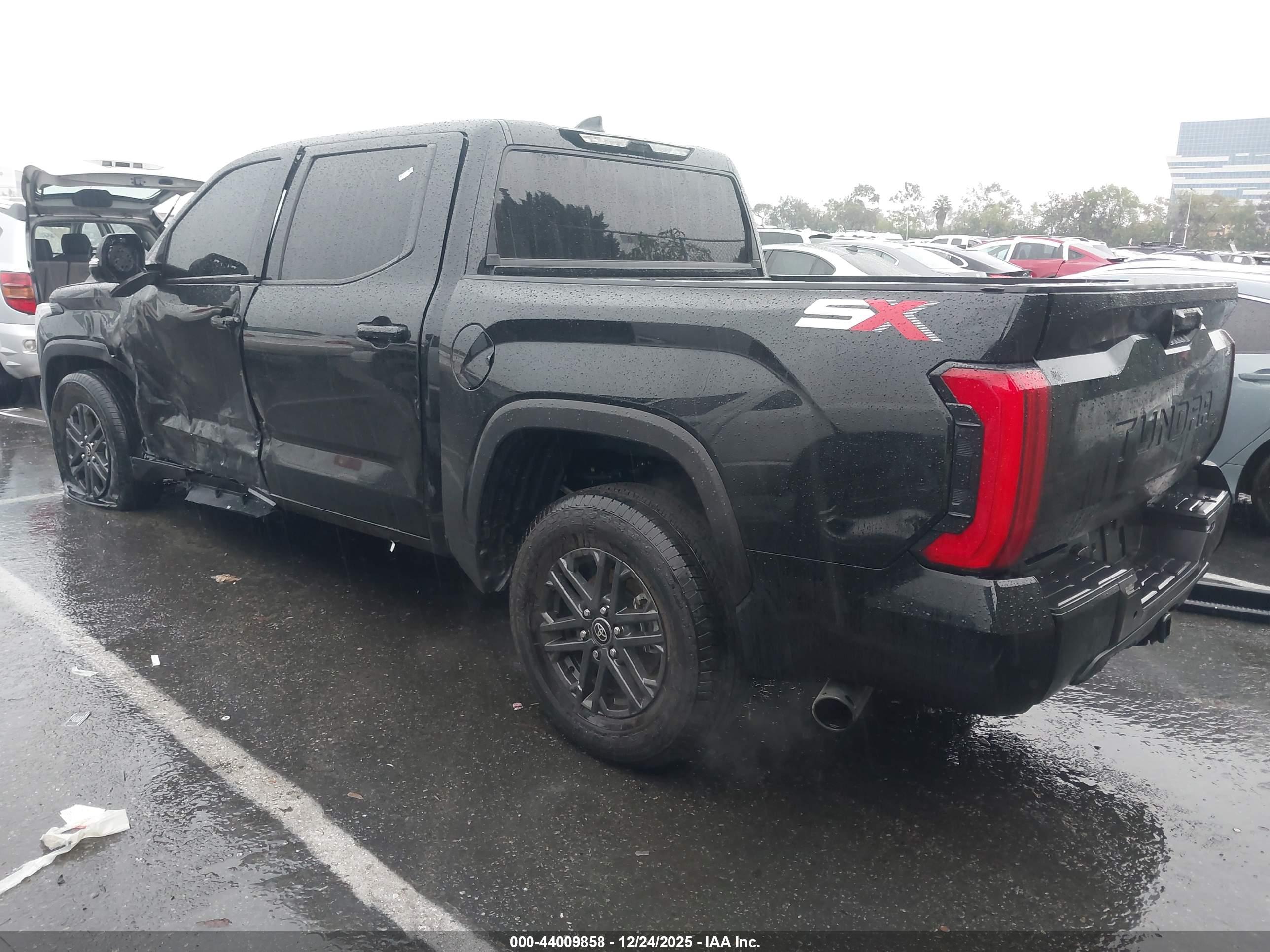 TOYOTA TUNDRA image 3