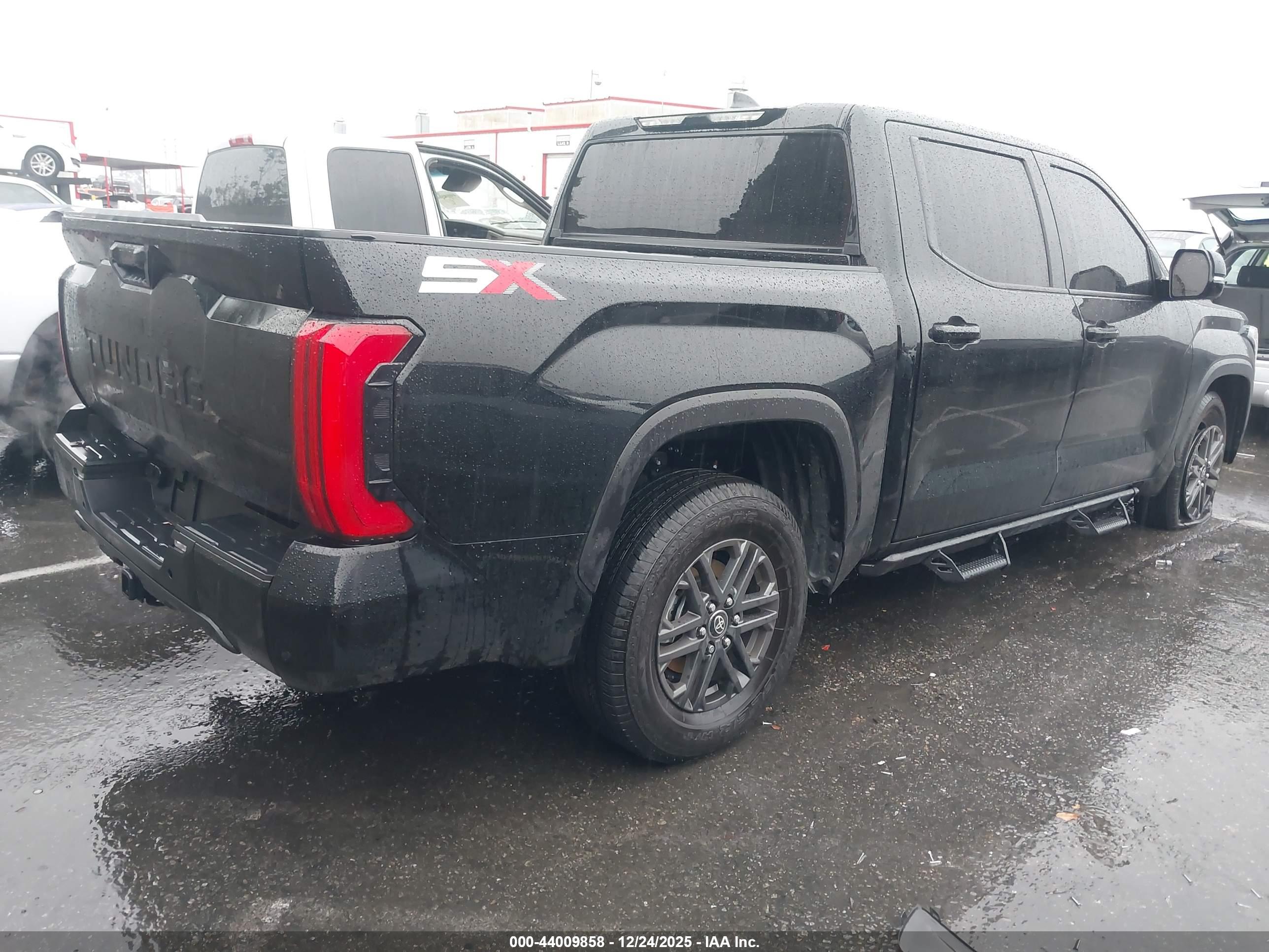 TOYOTA TUNDRA image 4