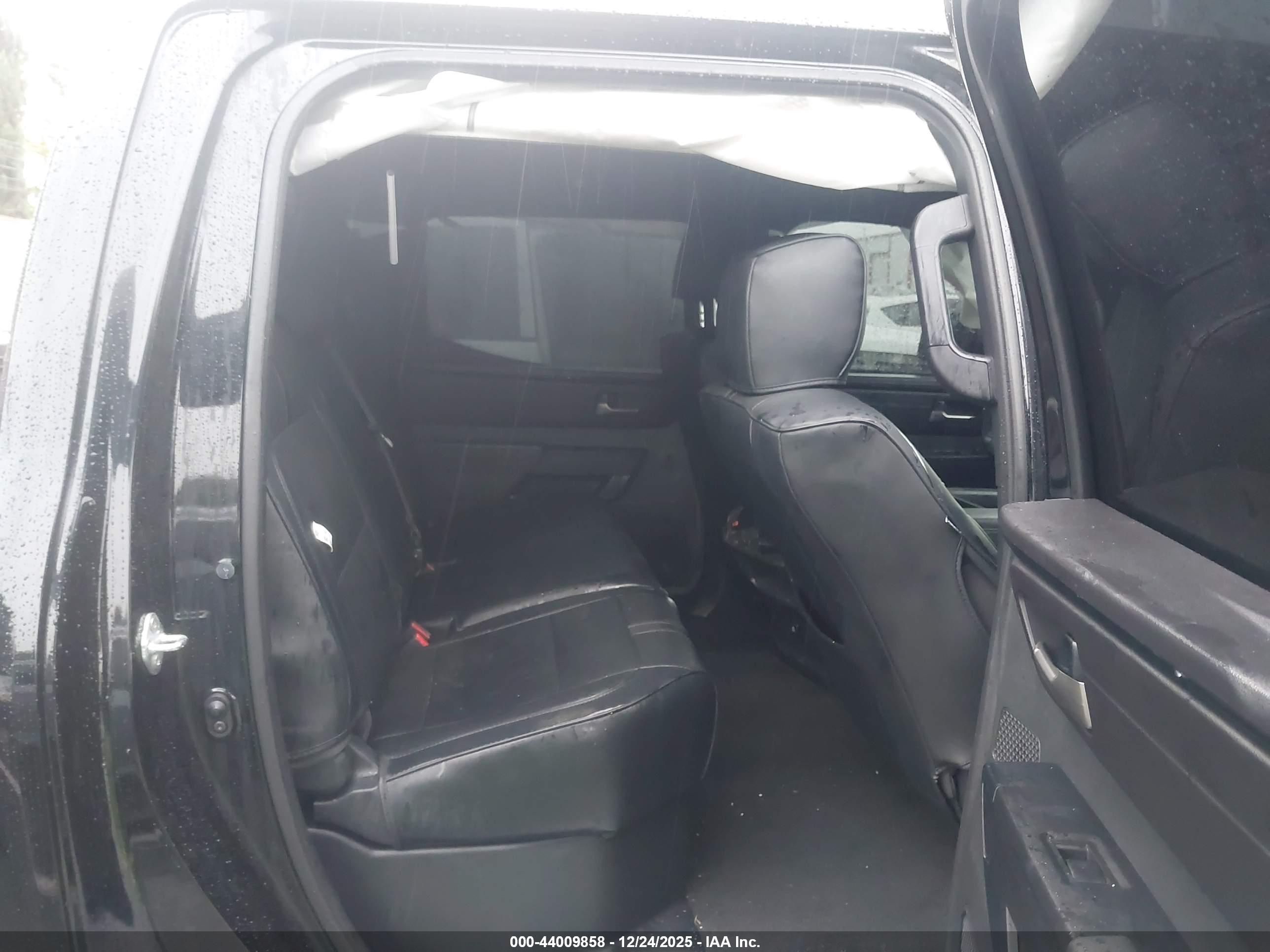 TOYOTA TUNDRA image 8