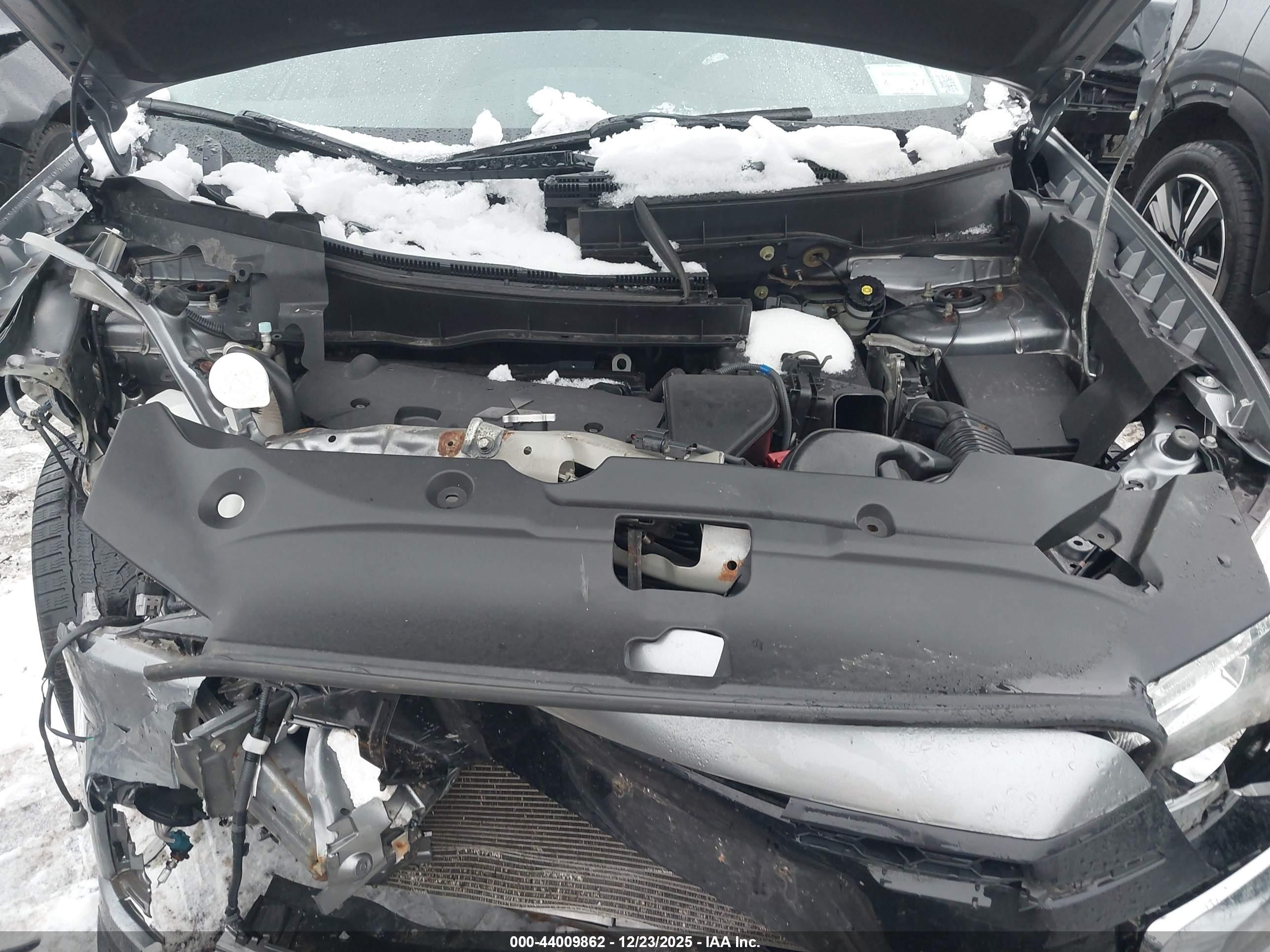 MITSUBISHI OUTLANDER image 10