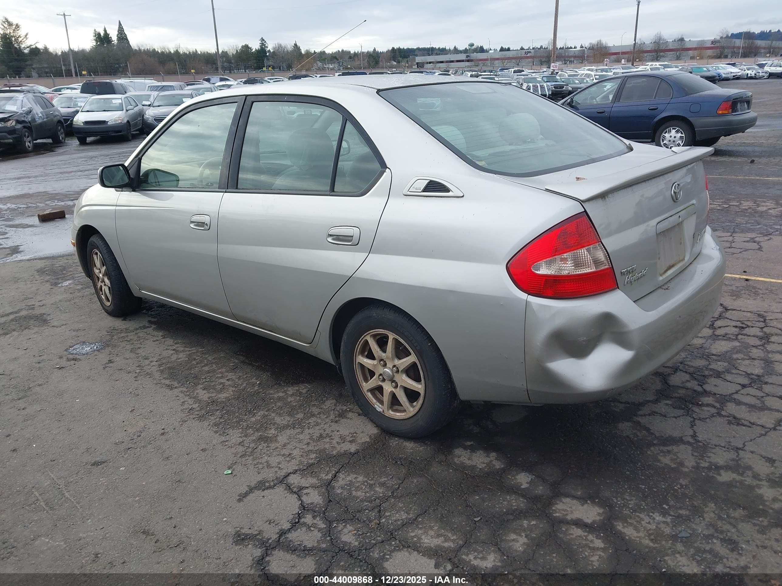 TOYOTA PRIUS image 3