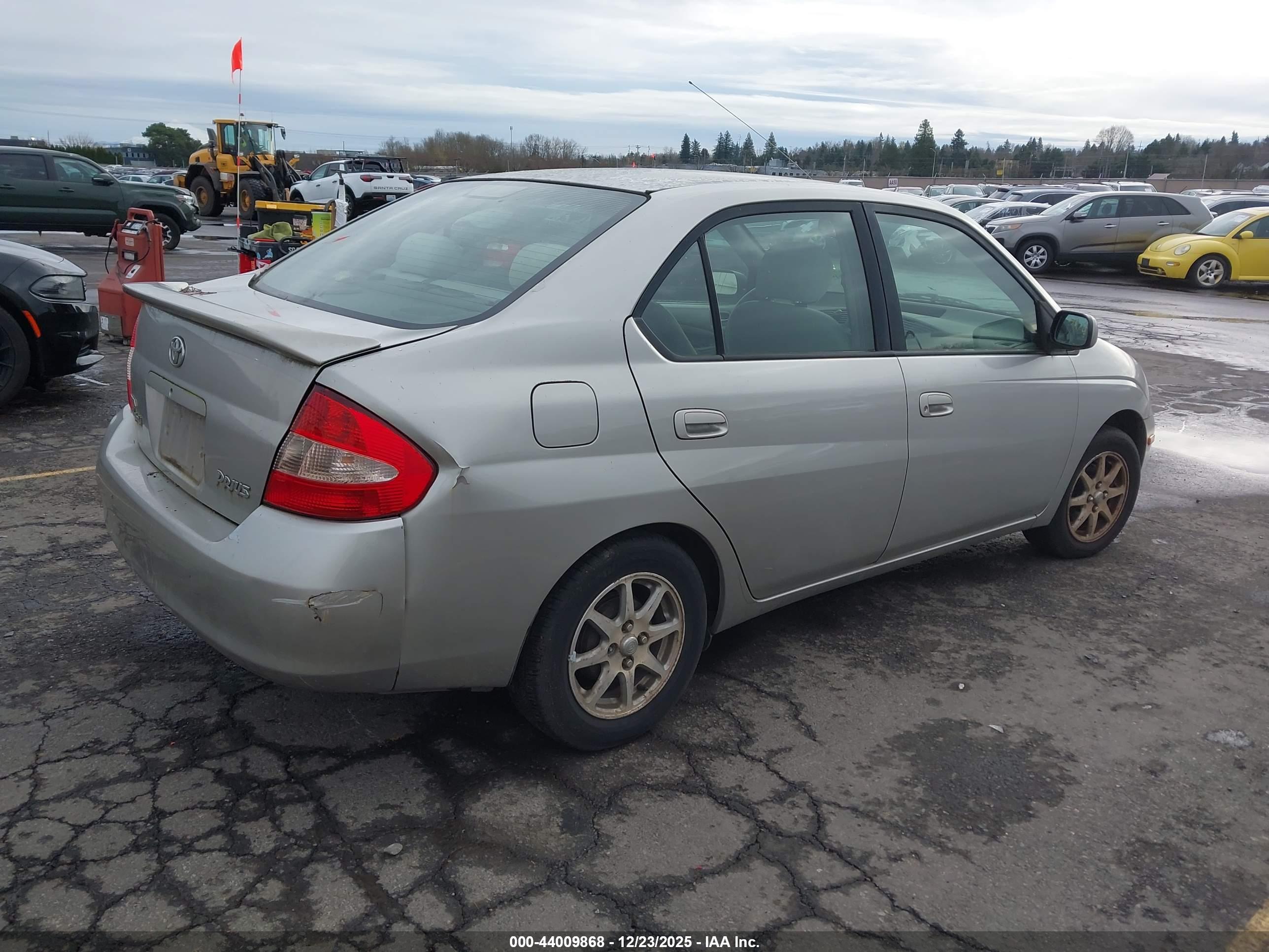 TOYOTA PRIUS image 4