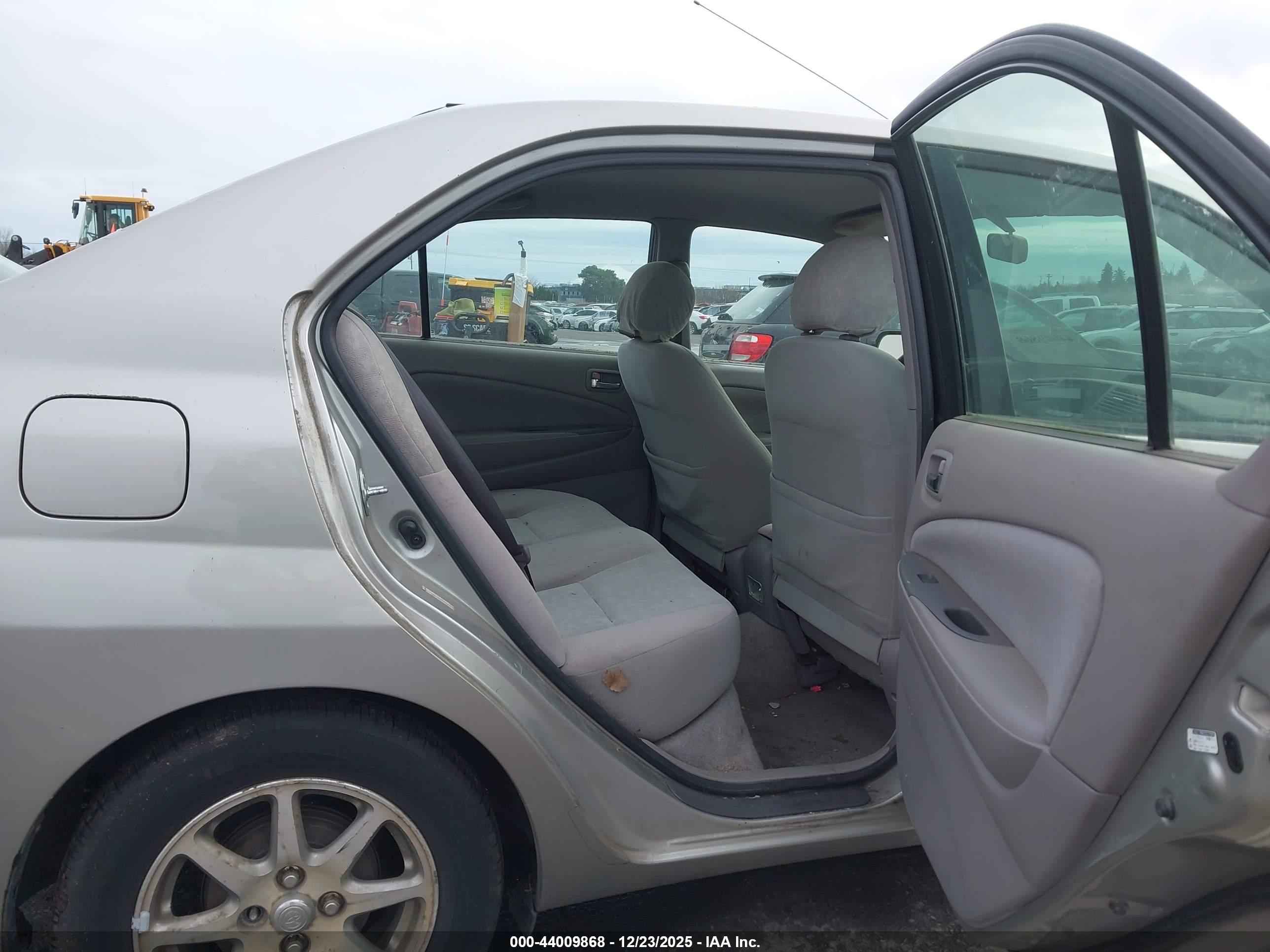 TOYOTA PRIUS image 8