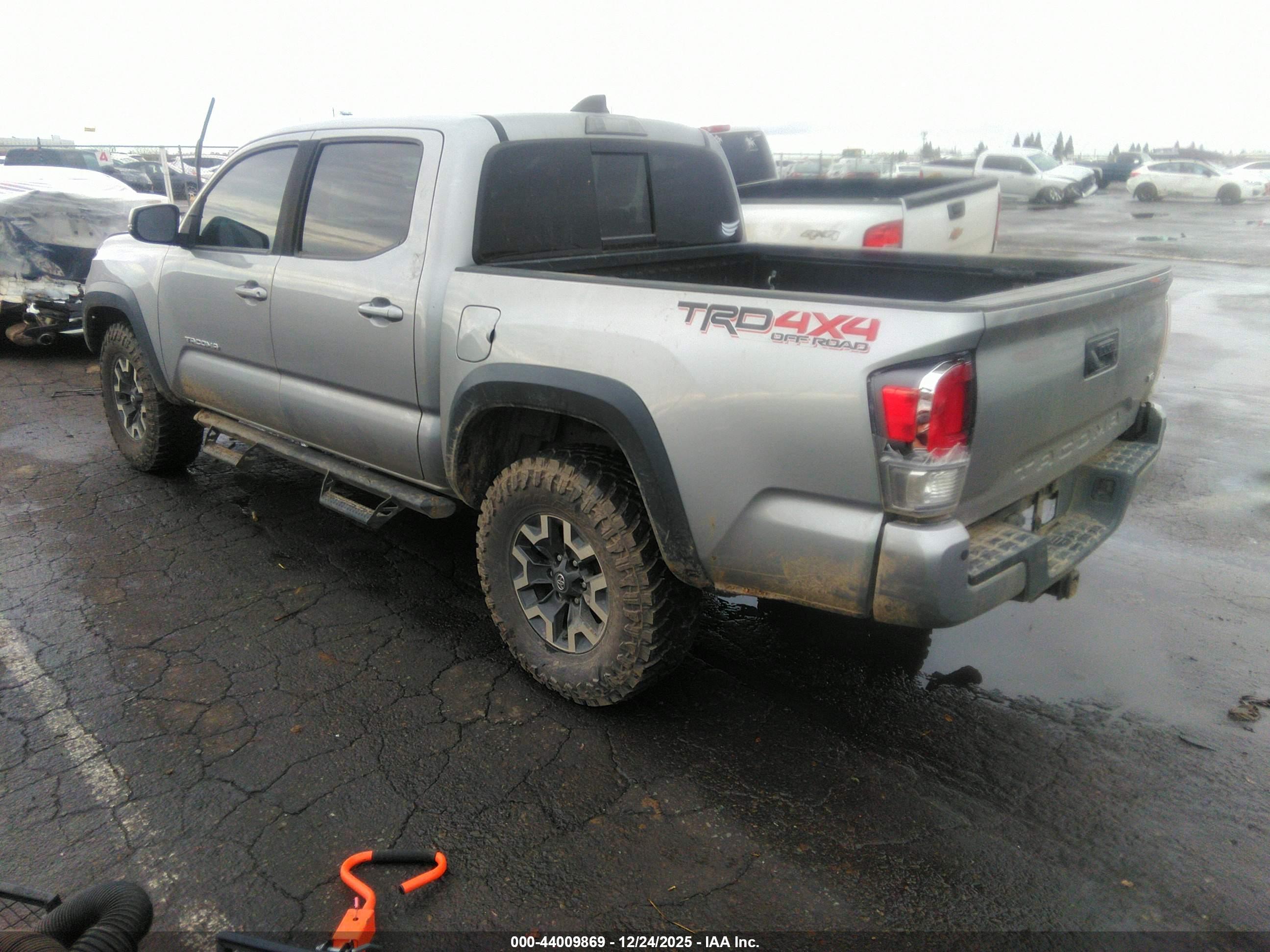 TOYOTA TACOMA image 3