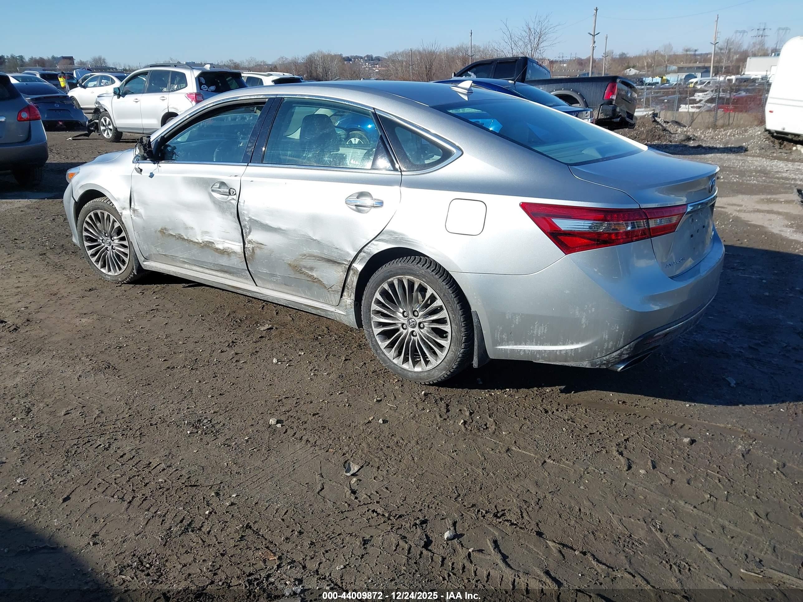 TOYOTA AVALON image 3