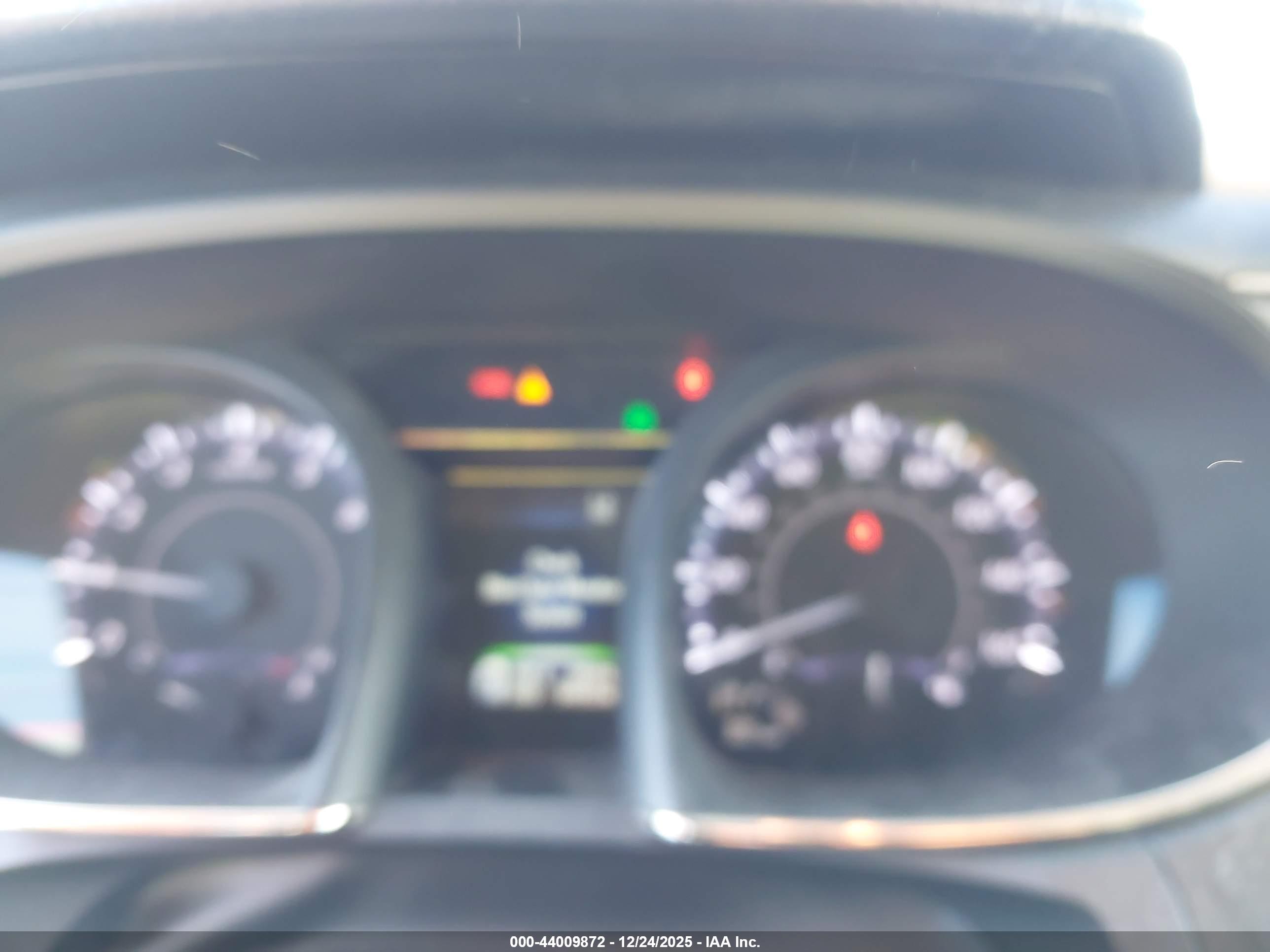 TOYOTA AVALON image 7