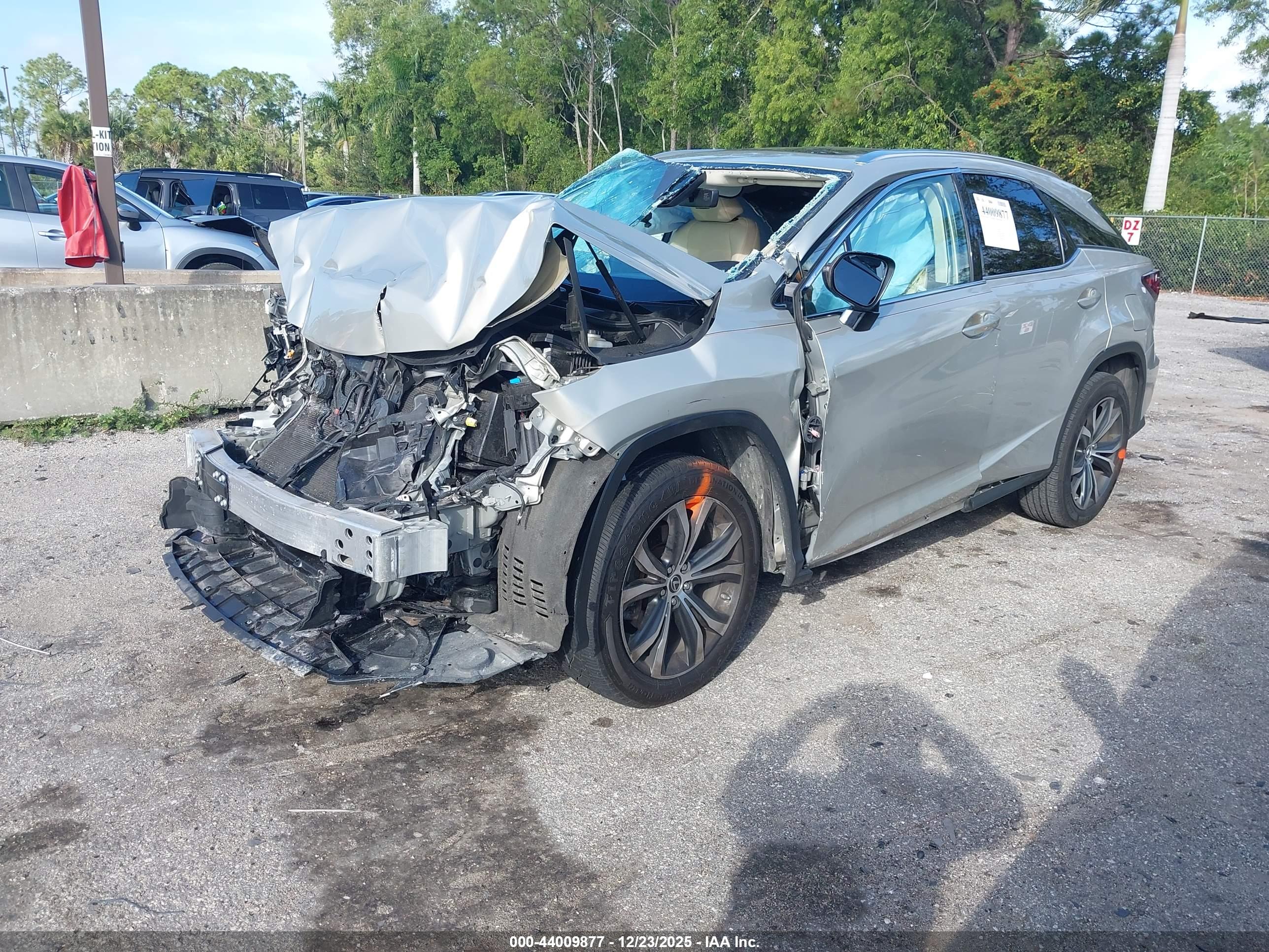 LEXUS RX image 2