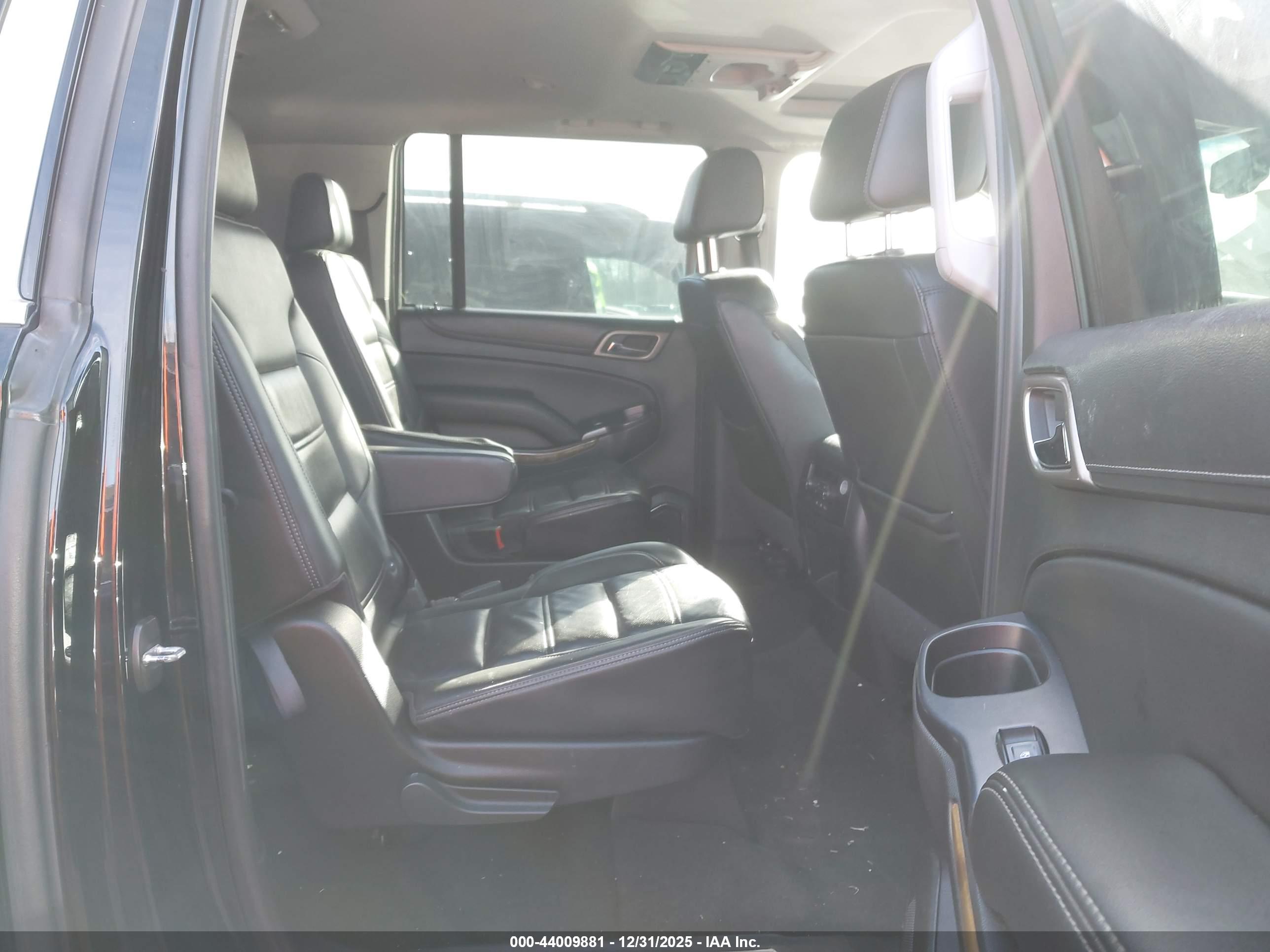 GMC YUKON image 8
