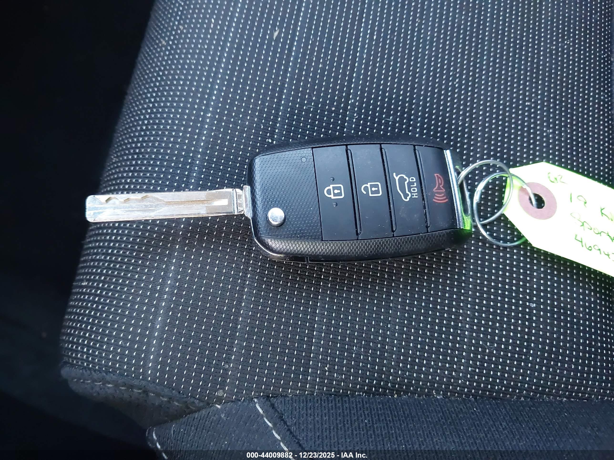 KIA SPORTAGE image 11
