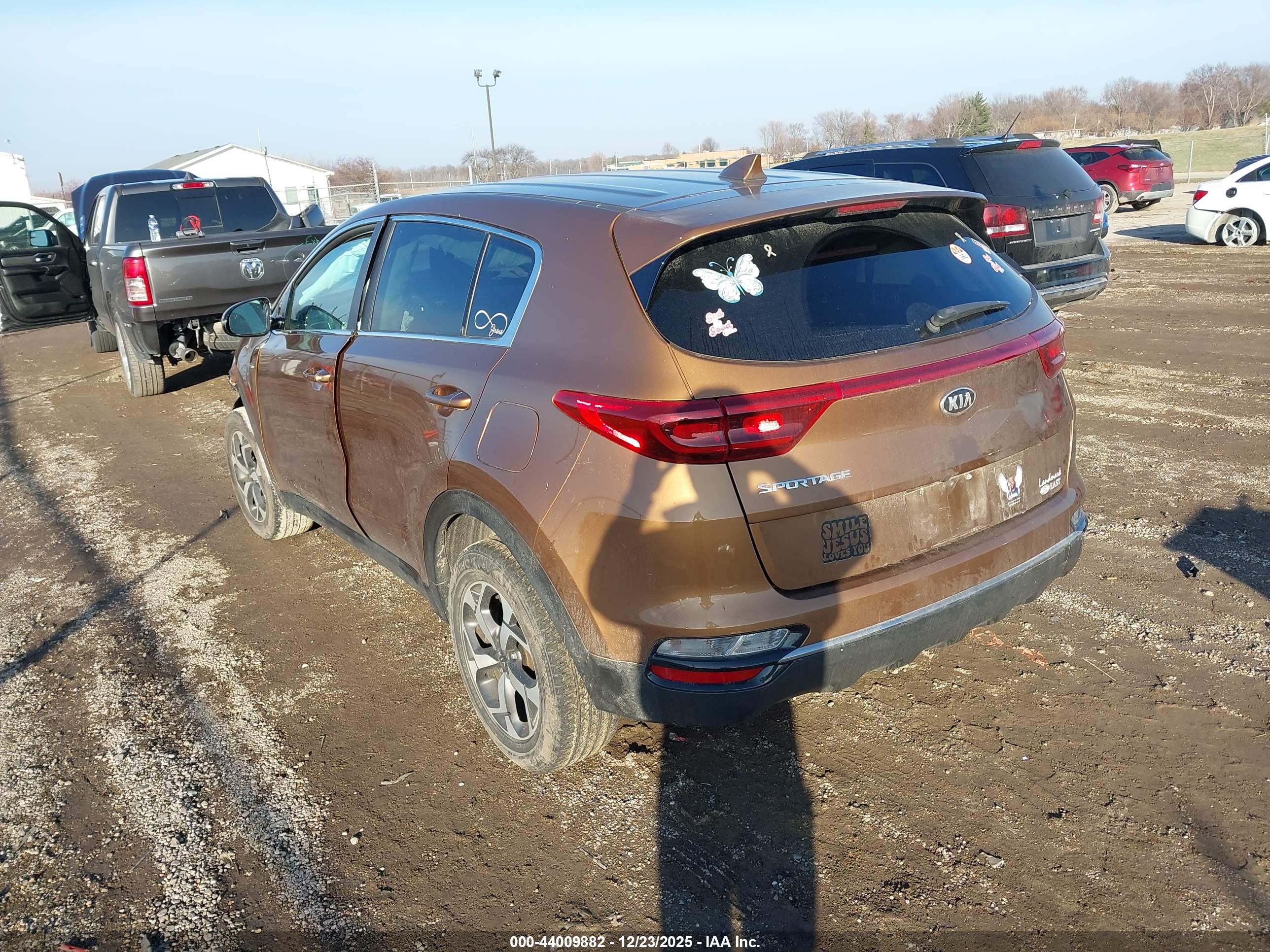 KIA SPORTAGE image 3