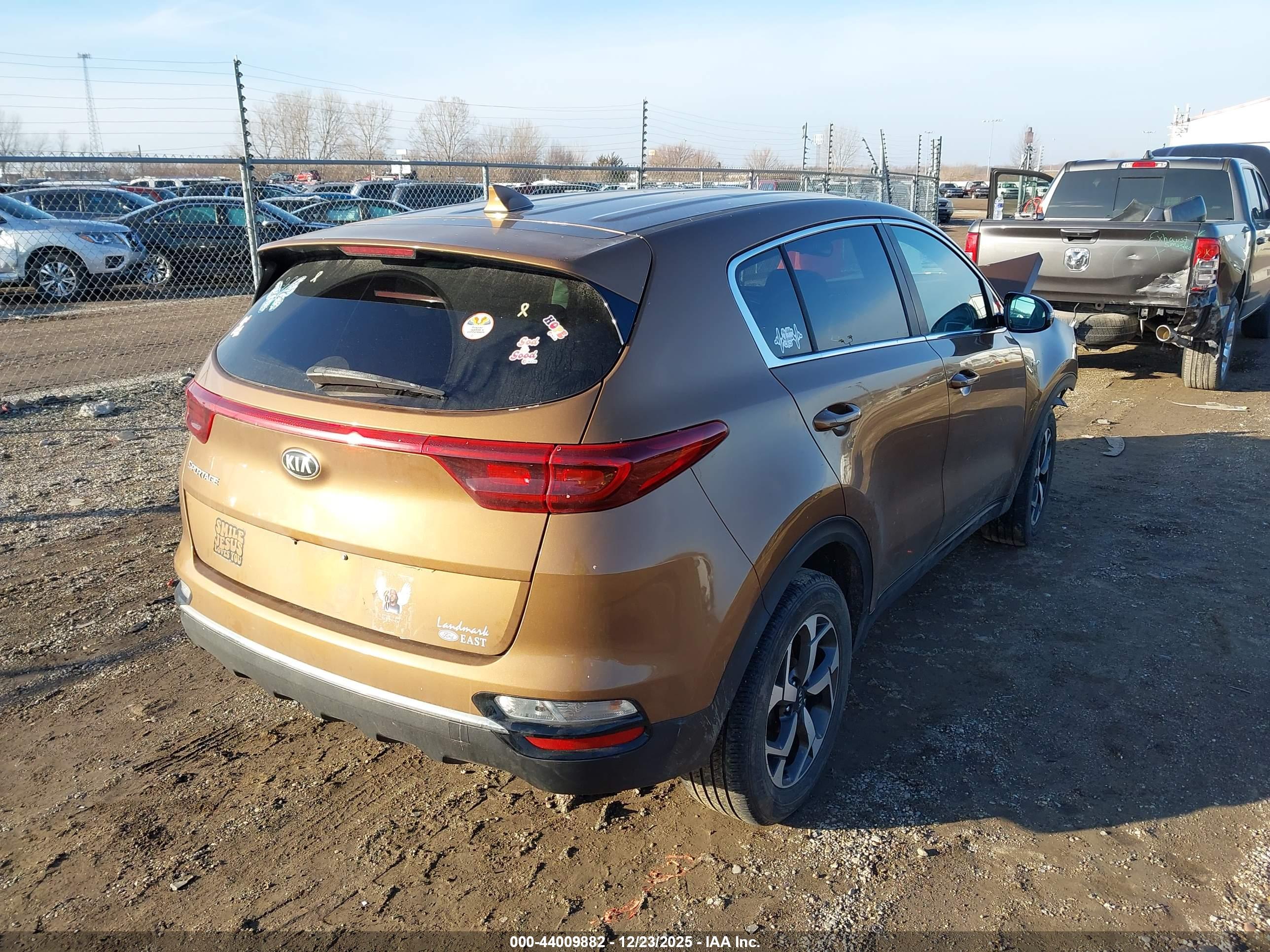 KIA SPORTAGE image 4
