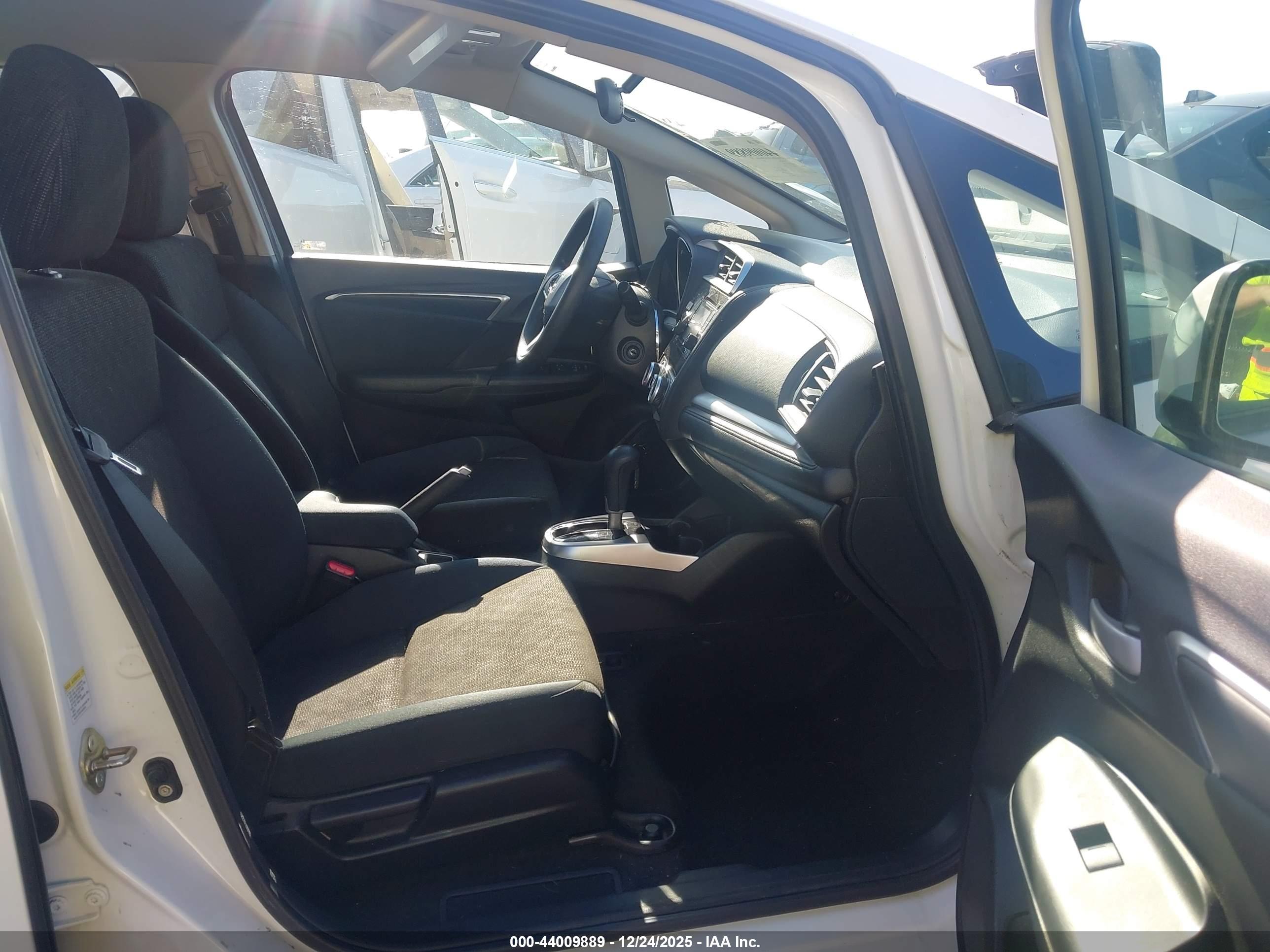HONDA FIT image 5