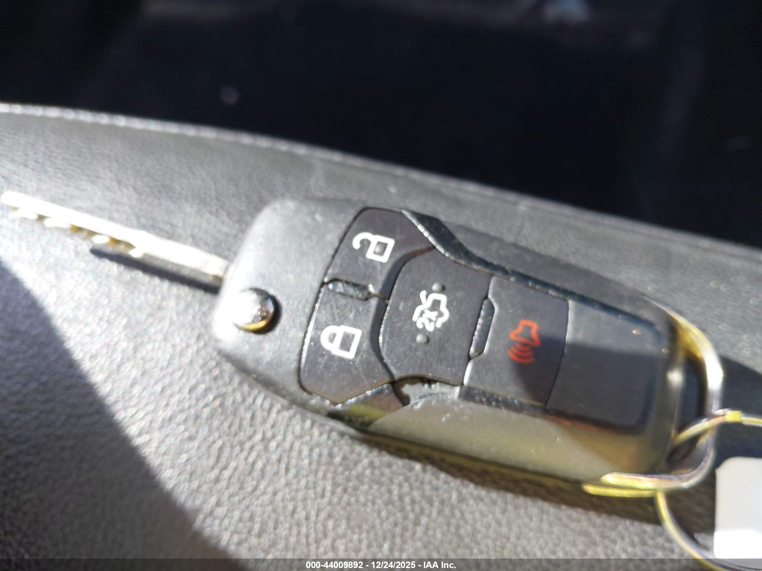 FORD FUSION image 11