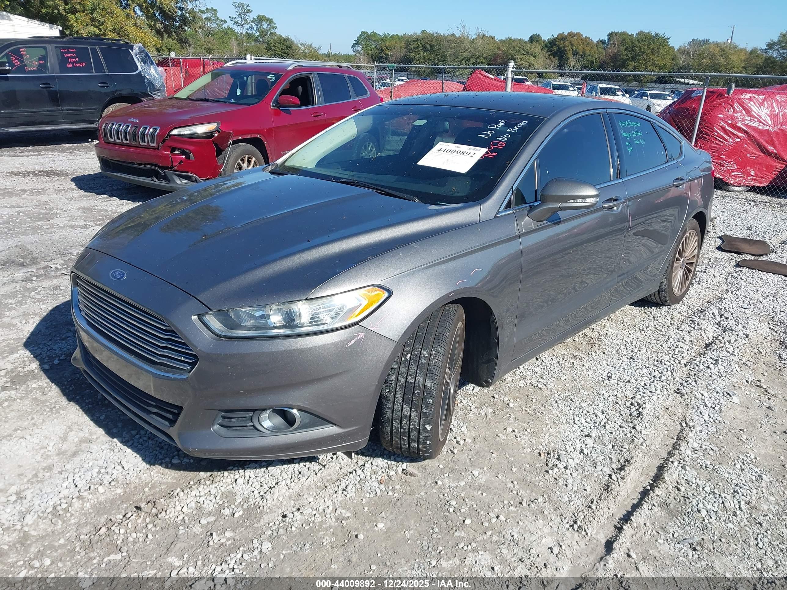 FORD FUSION image 2