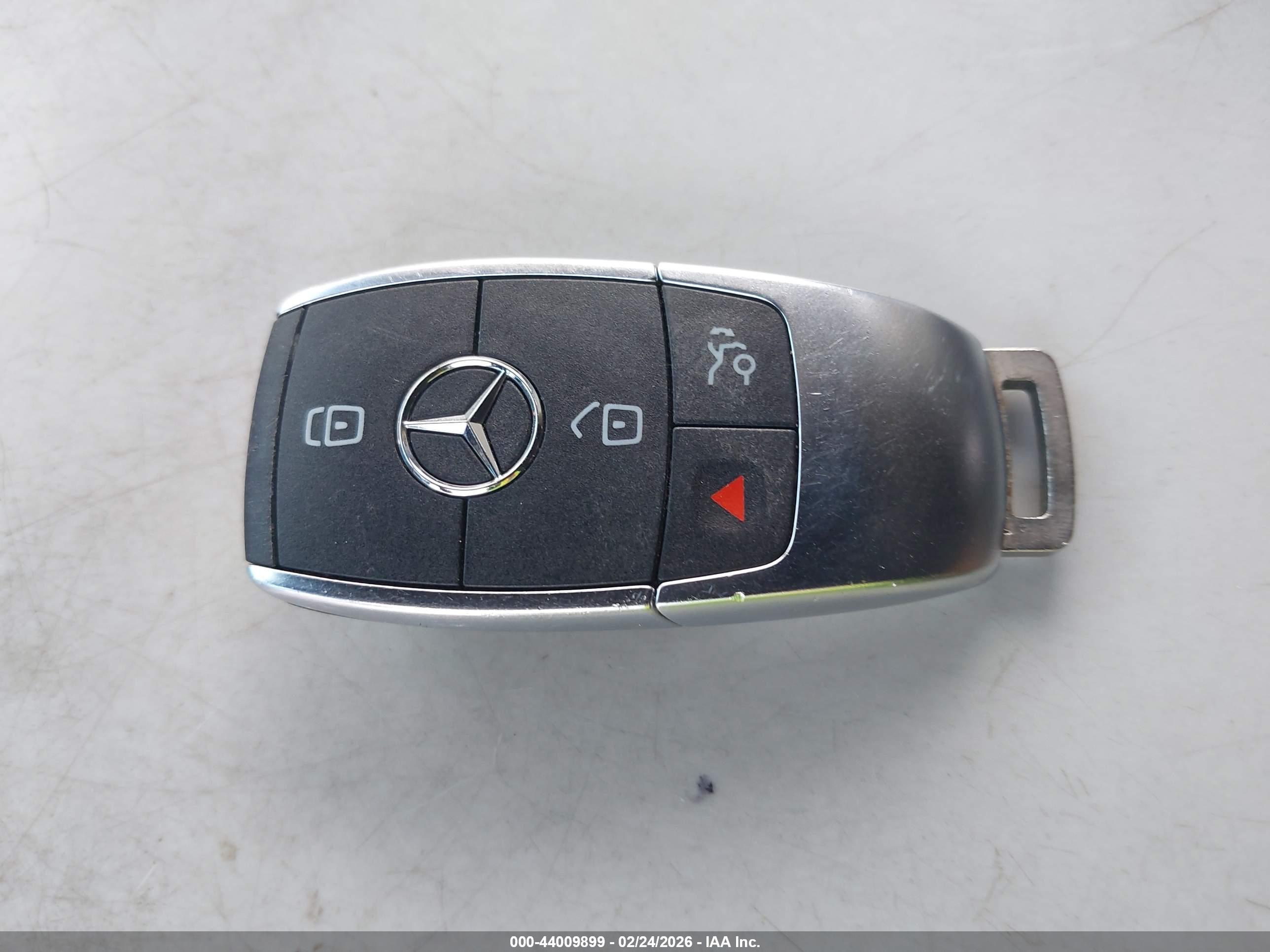 MERCEDES-BENZ A image 11