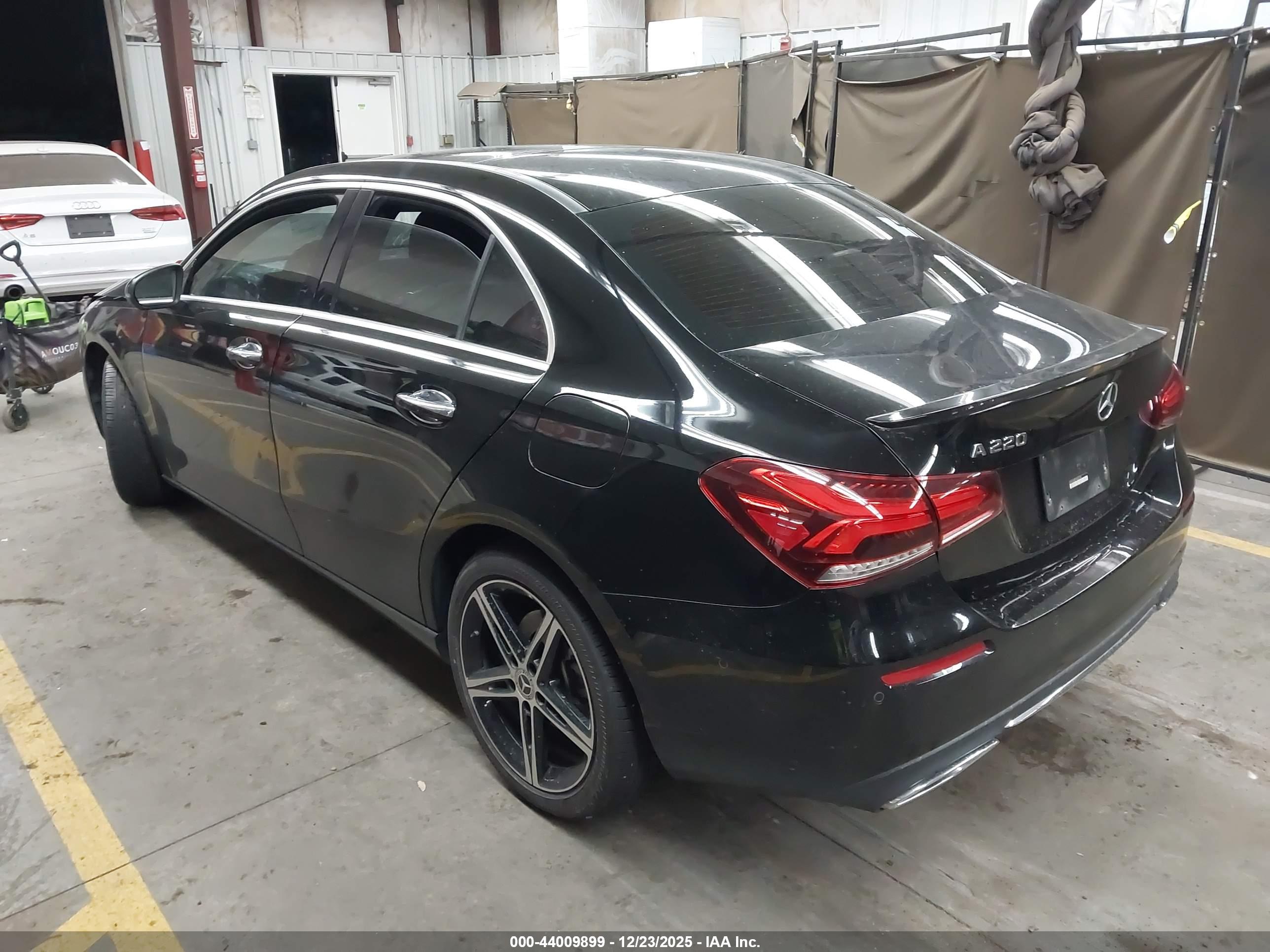 MERCEDES-BENZ A image 3