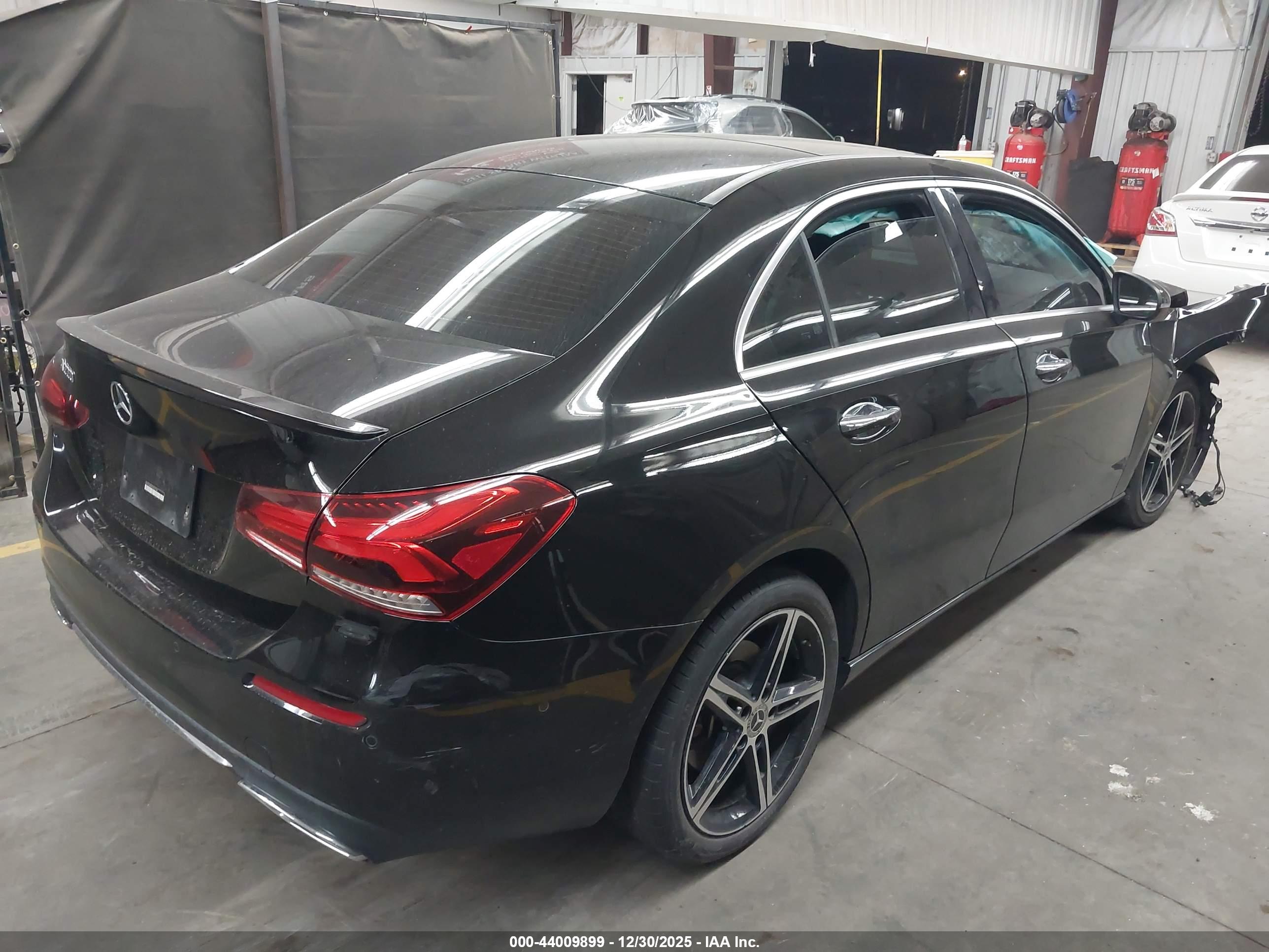MERCEDES-BENZ A image 4