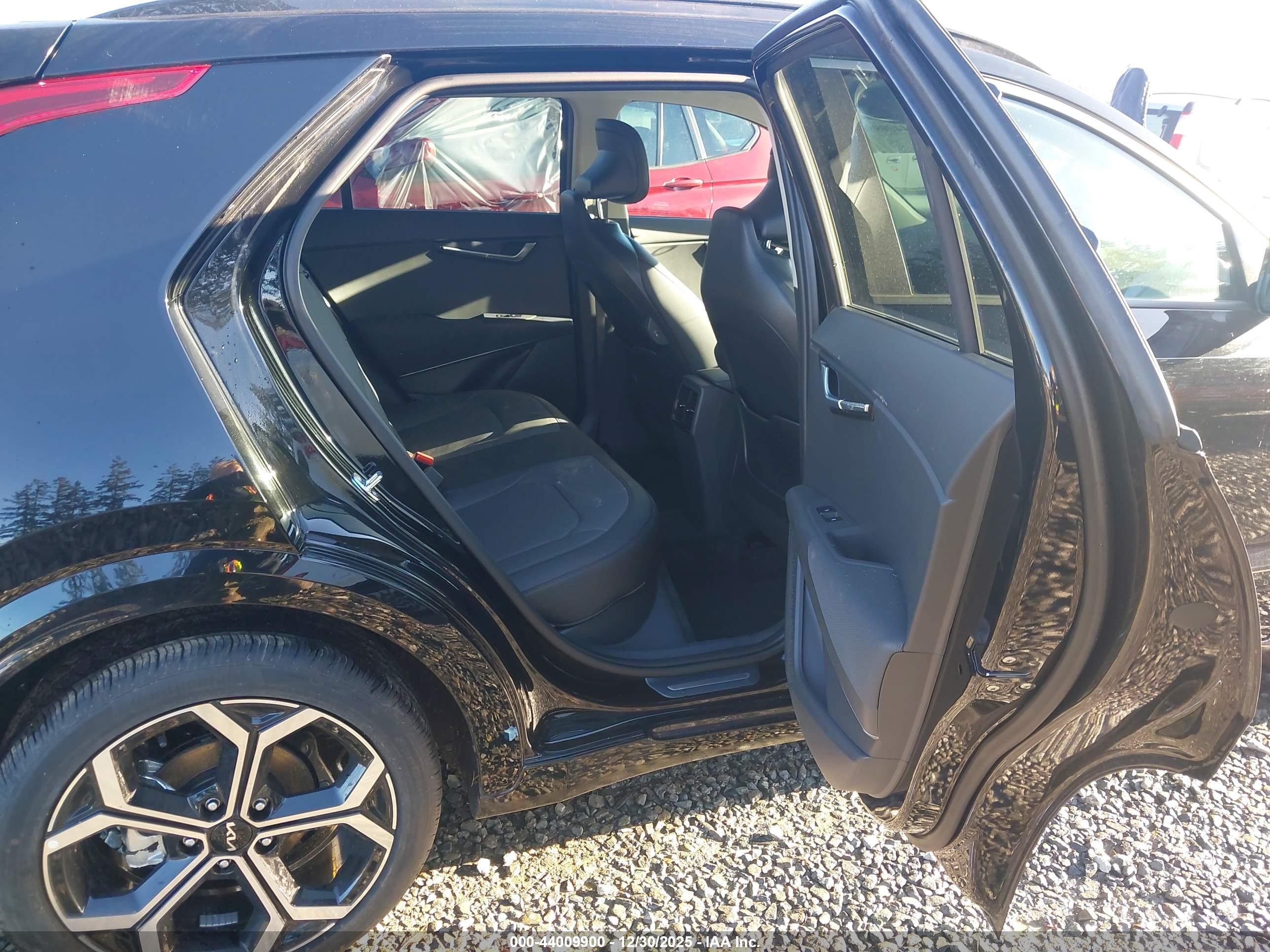 KIA NIRO image 8