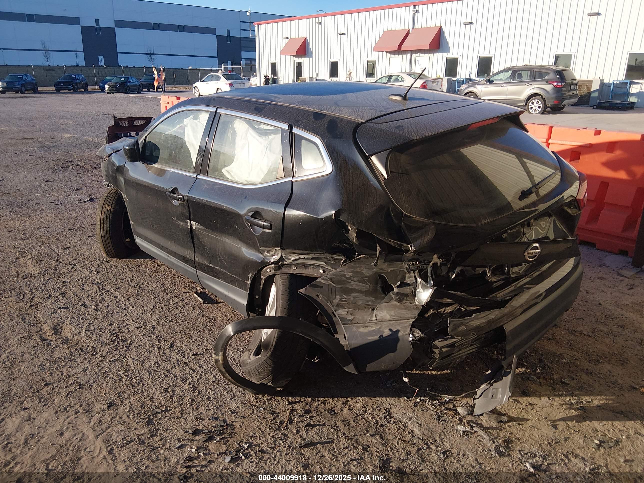 NISSAN ROGUE image 3