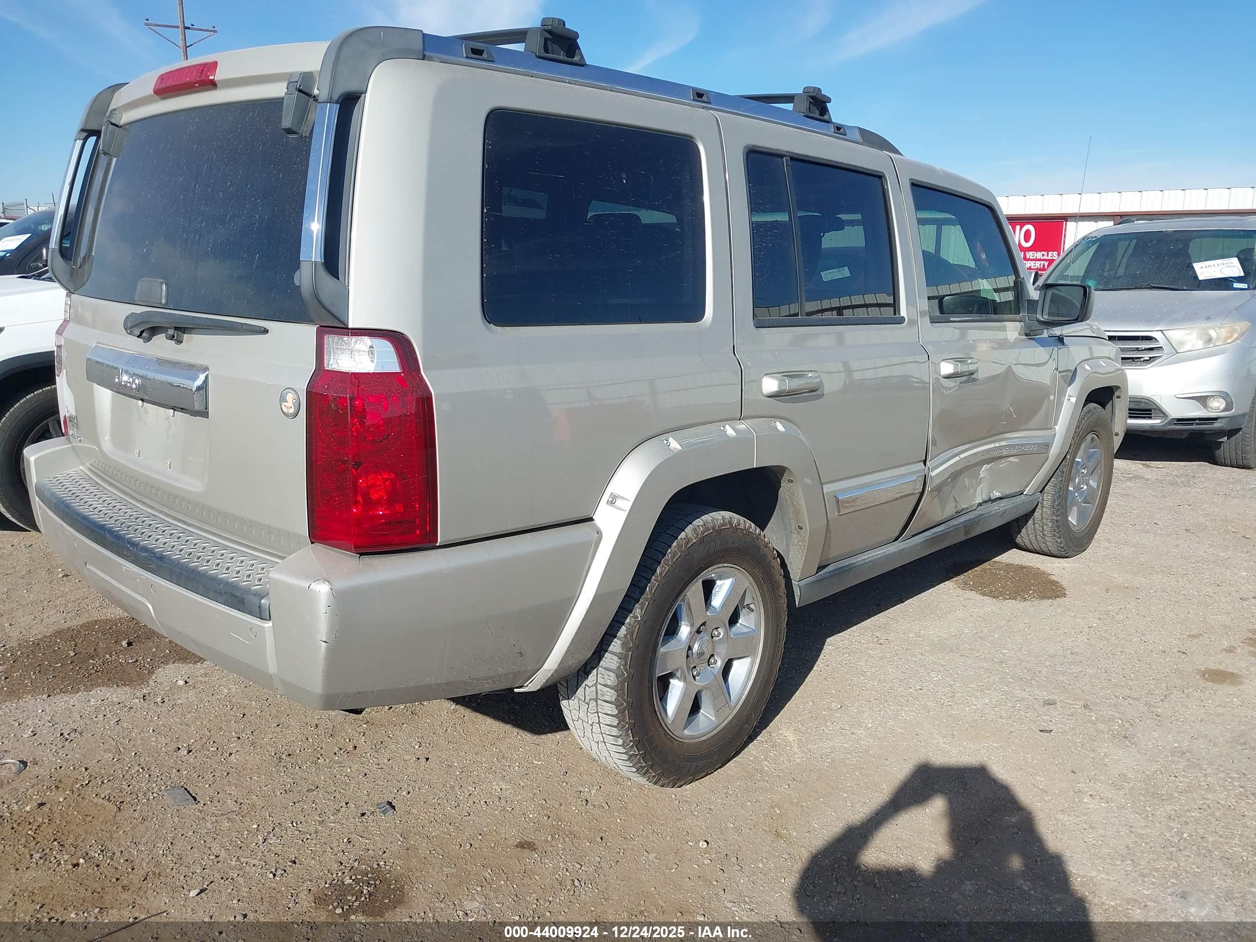 JEEP COMMANDER image 4