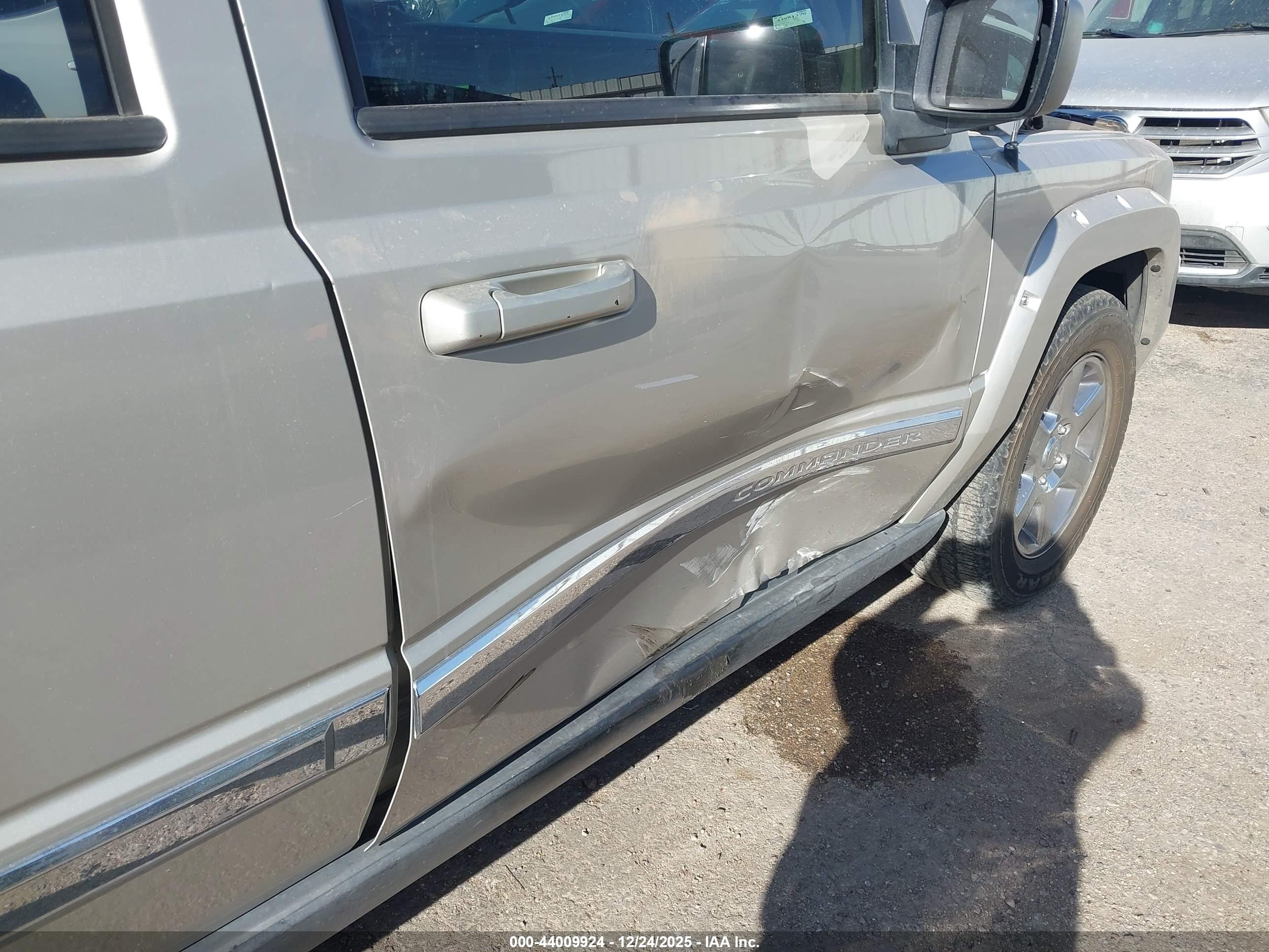 JEEP COMMANDER image 6