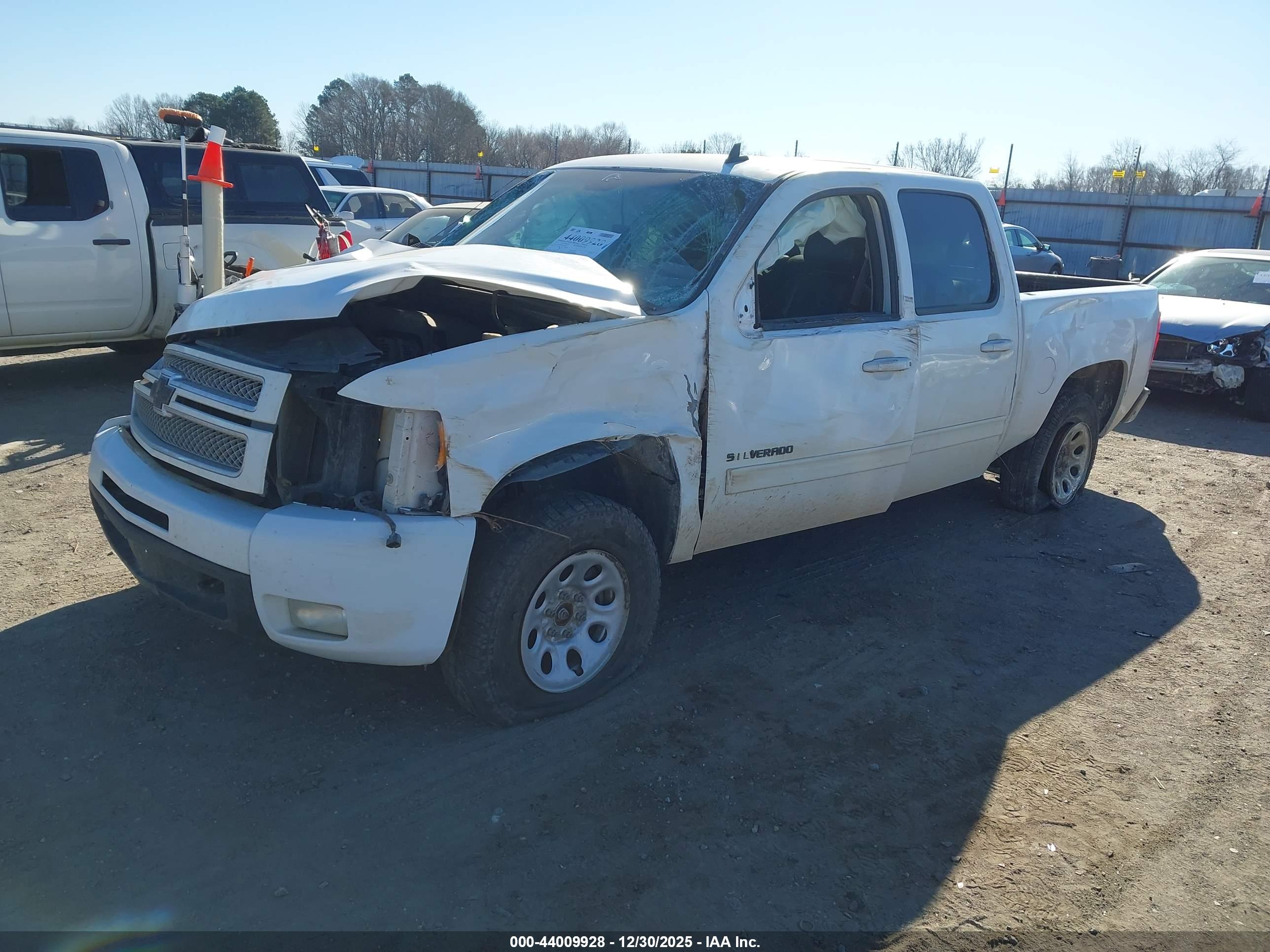 CHEVROLET SILVERADO image 2